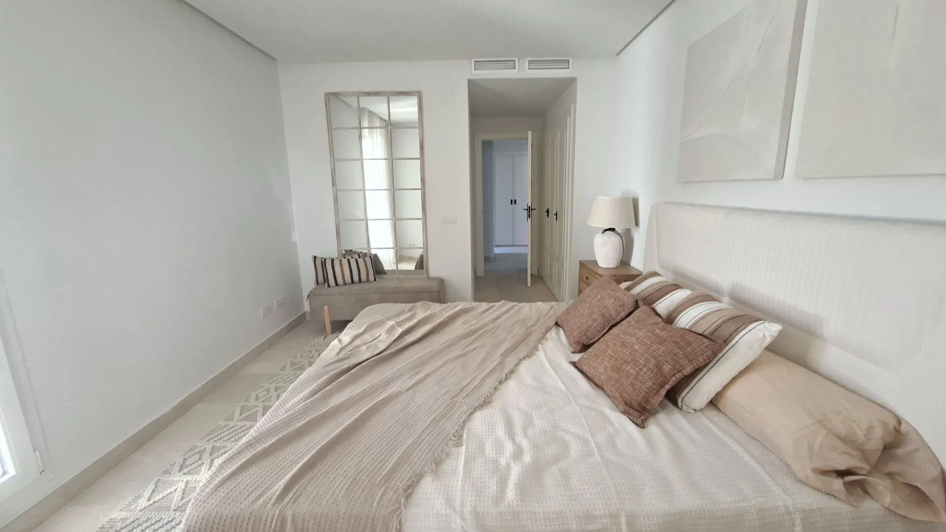Apartment for sale in Aloha with 2 bedrooms