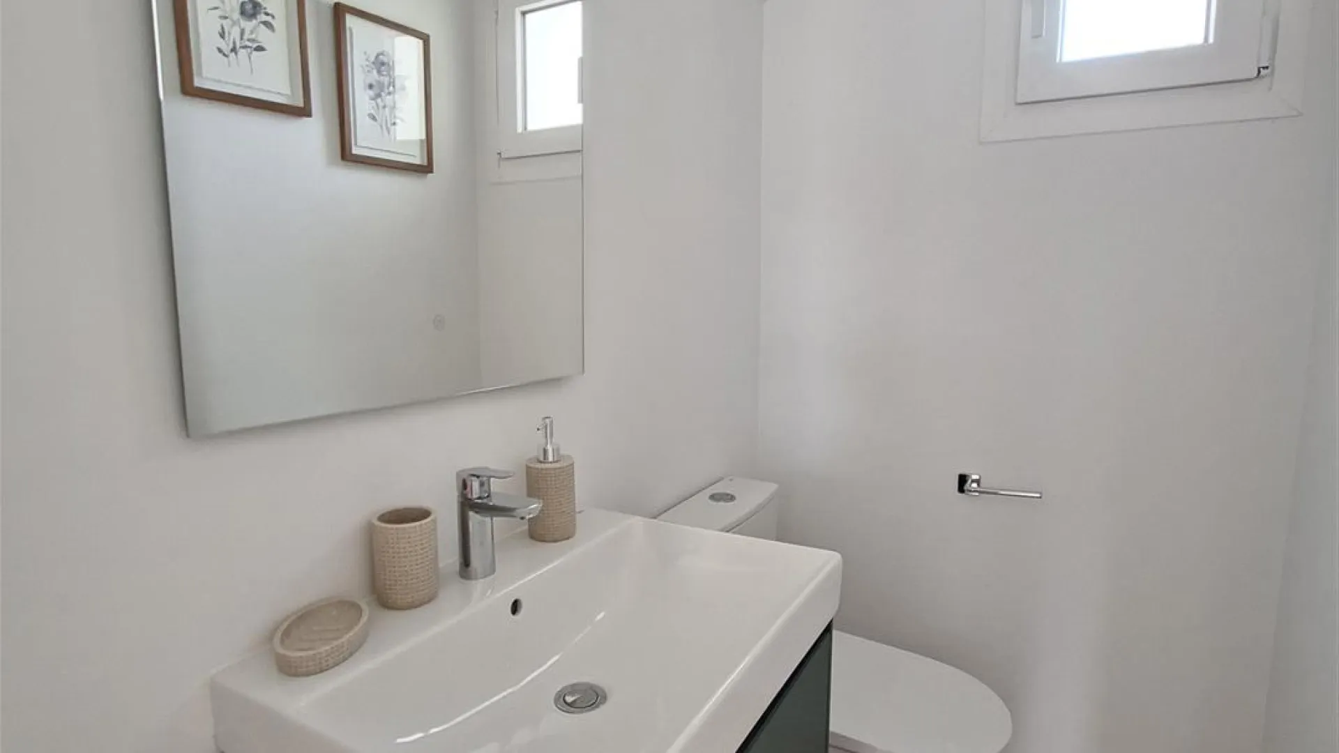 Apartment for sale in Aloha with 2 bedrooms