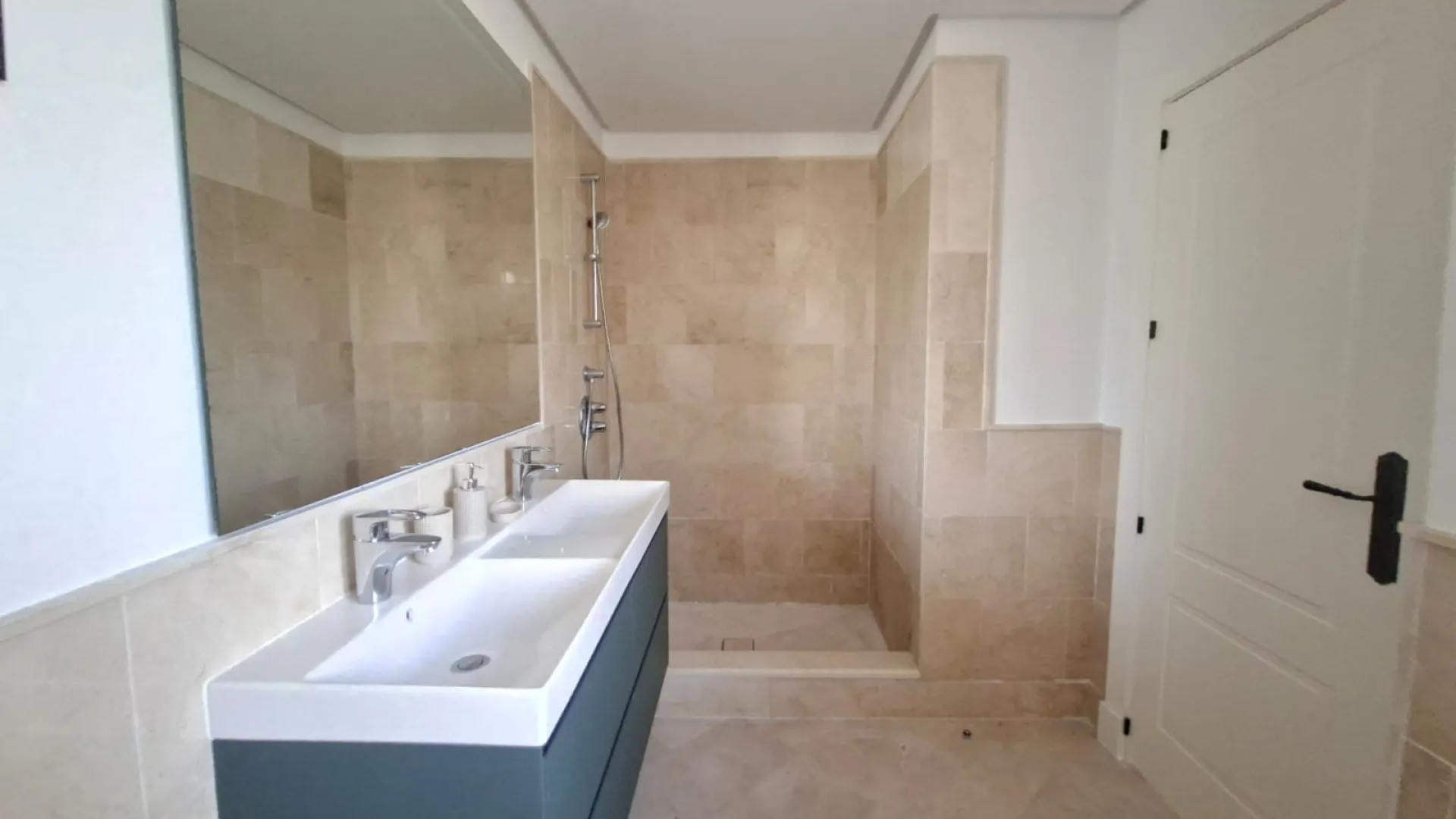 For sale apartment in Aloha