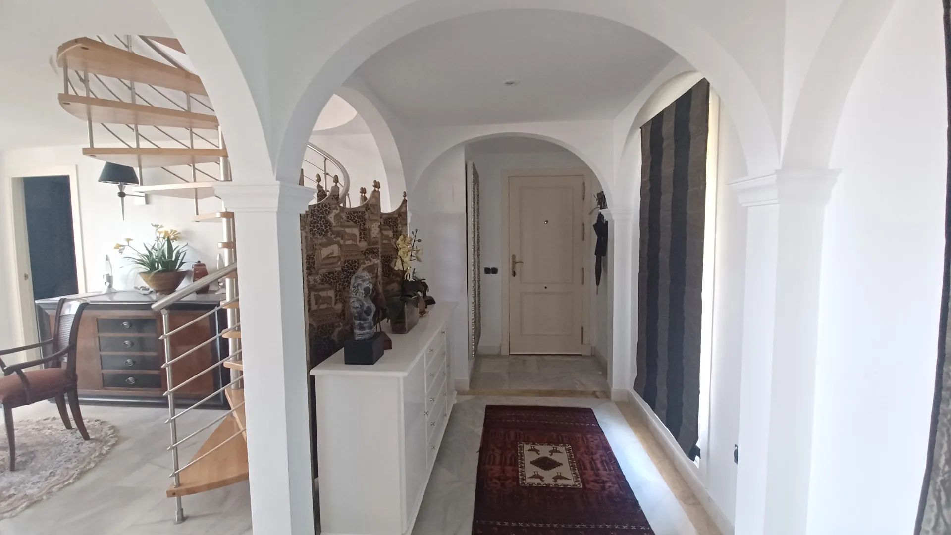 Magna Marbella, atico duplex en venta con 3 dormitorios