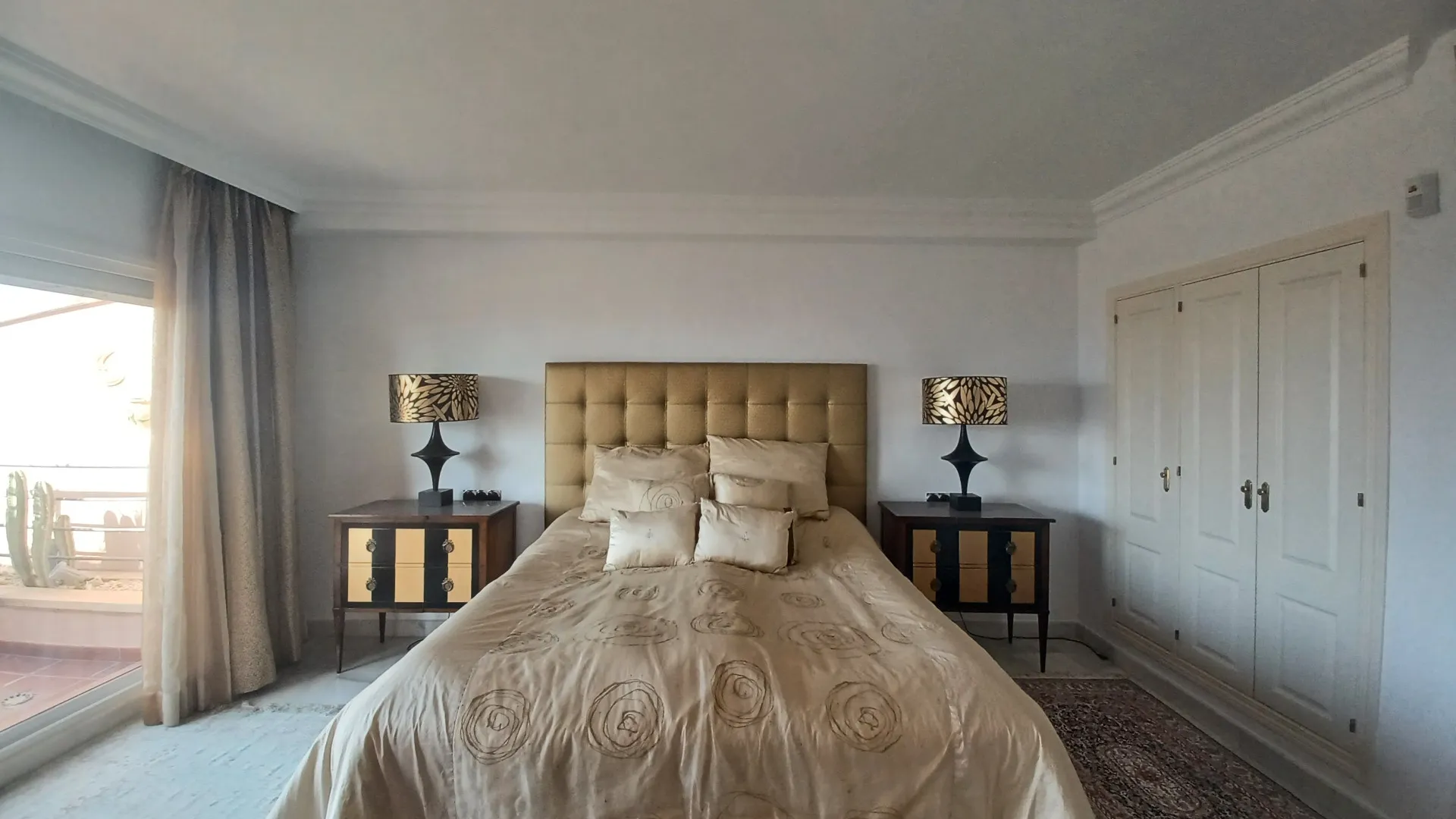 Magna Marbella, atico duplex en venta con 3 dormitorios