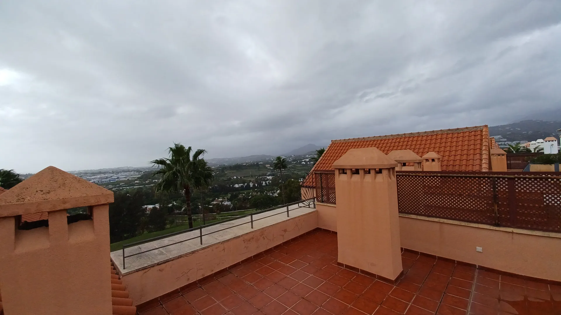 Magna Marbella, atico duplex en venta con 3 dormitorios