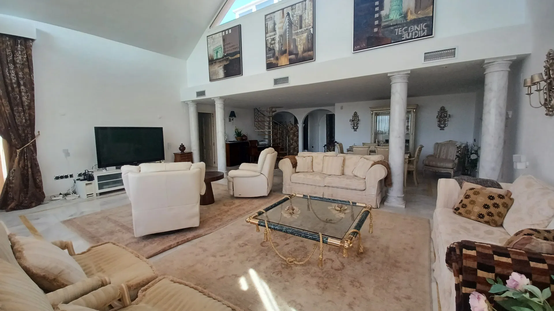 Magna Marbella, atico duplex en venta con 3 dormitorios
