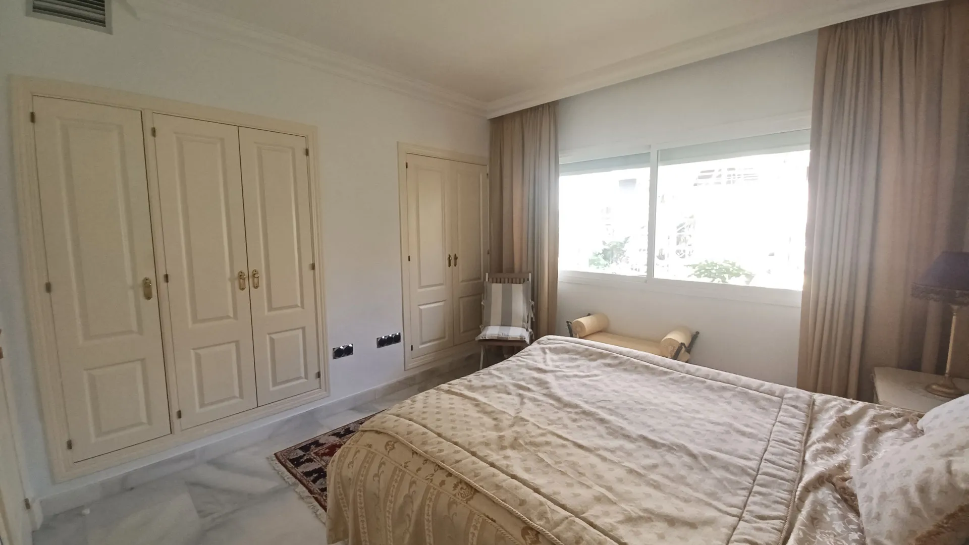 Magna Marbella, atico duplex en venta con 3 dormitorios
