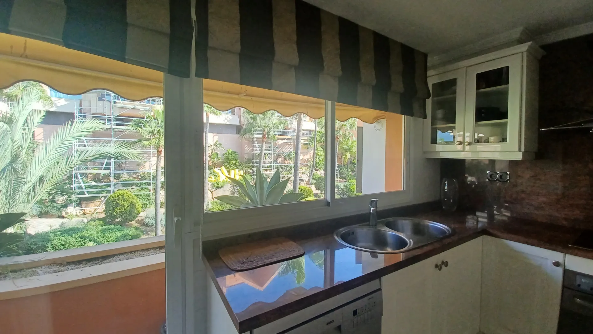 Magna Marbella, atico duplex en venta con 3 dormitorios