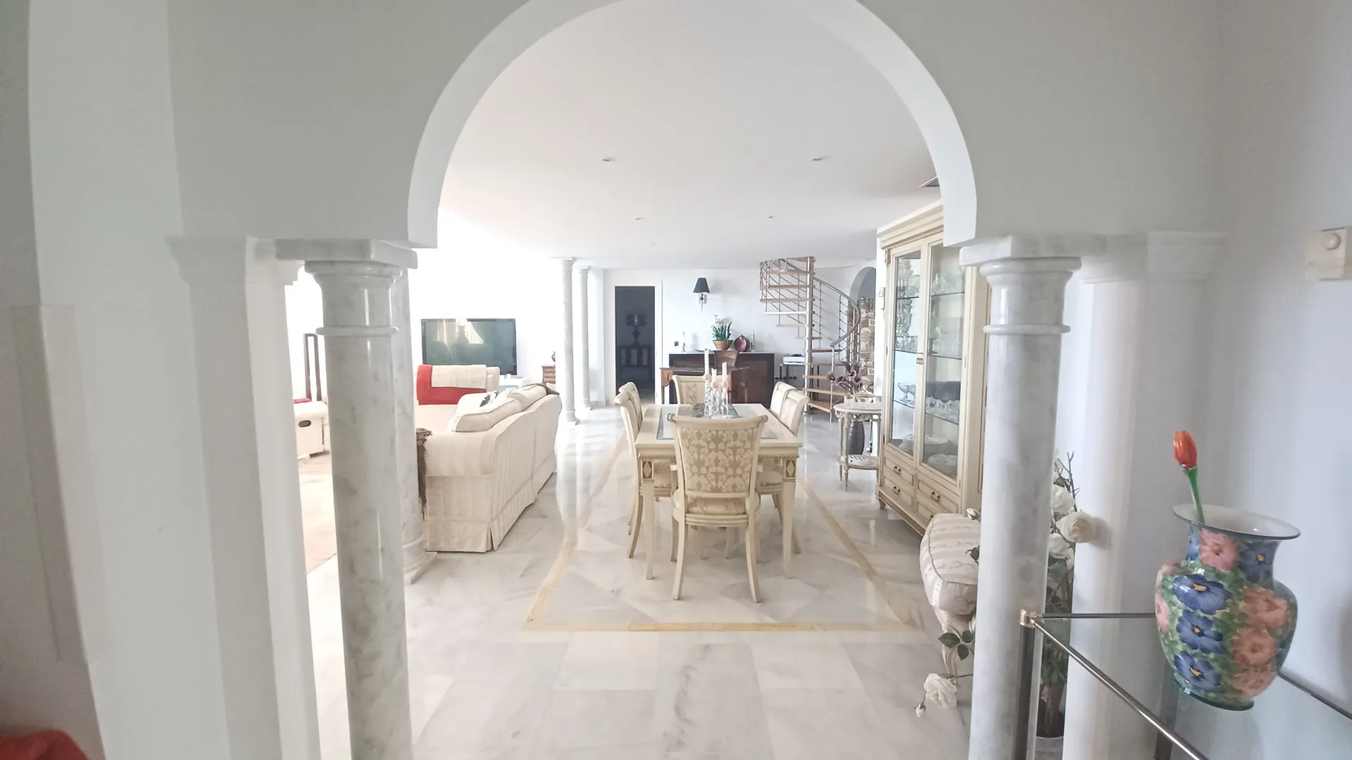 Magna Marbella, atico duplex en venta con 3 dormitorios