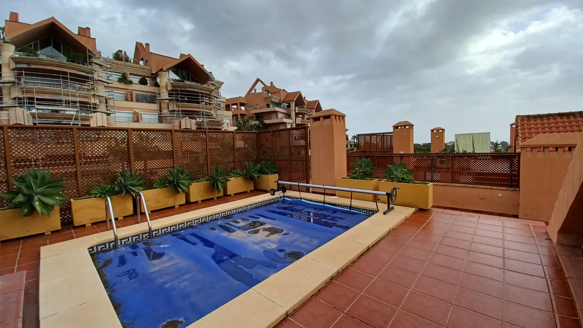 Magna Marbella, atico duplex en venta con 3 dormitorios