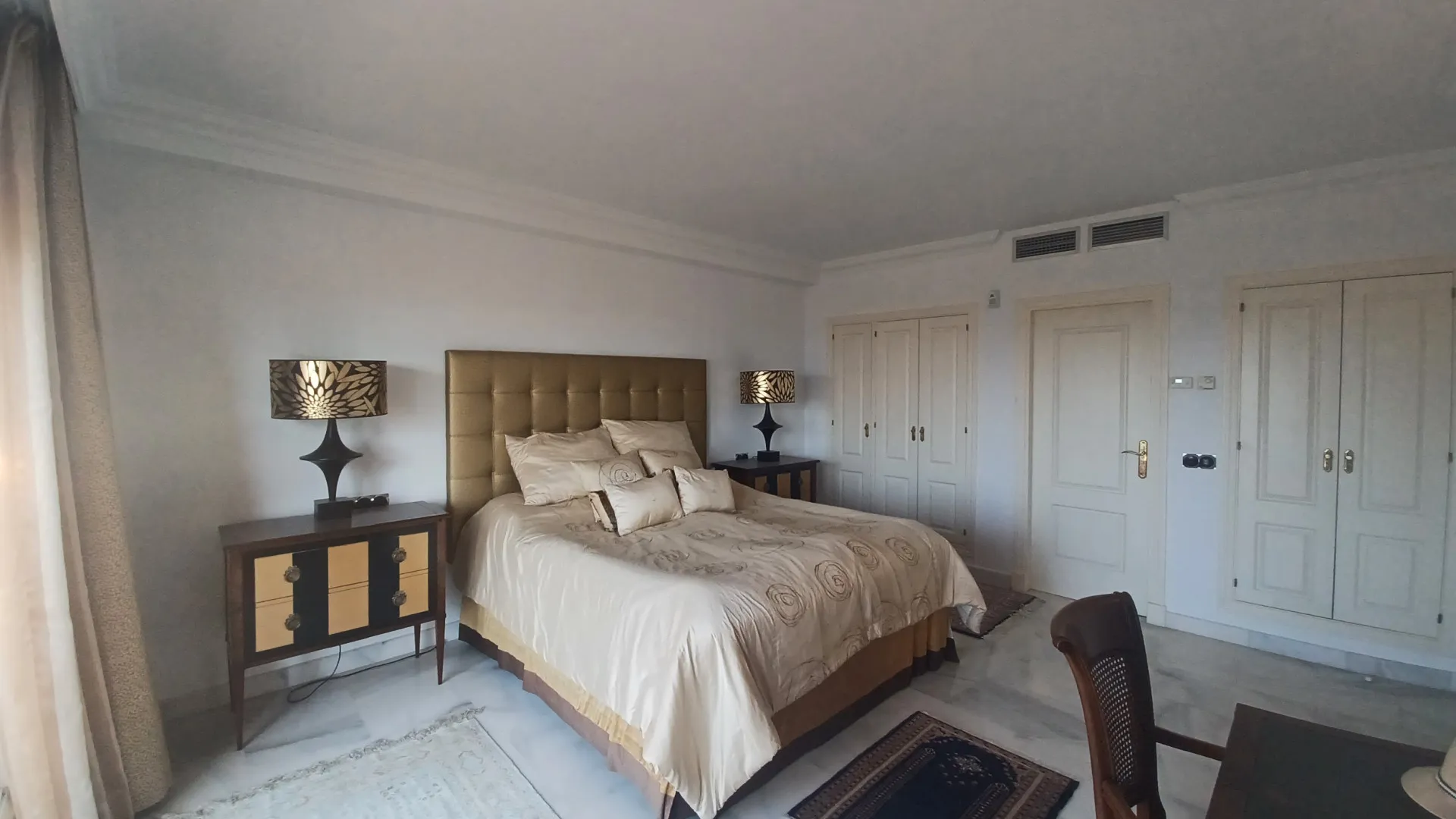 Magna Marbella, atico duplex en venta con 3 dormitorios