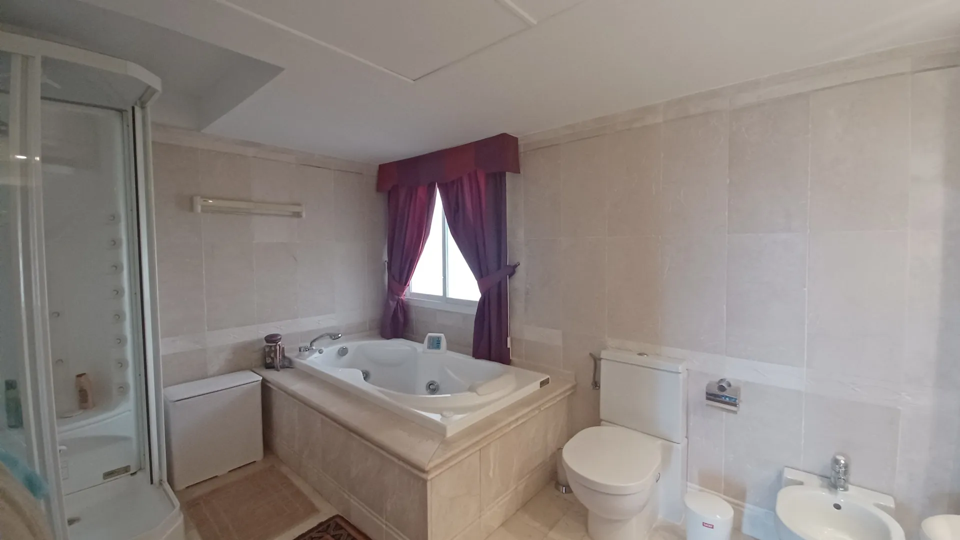 Magna Marbella, atico duplex en venta con 3 dormitorios