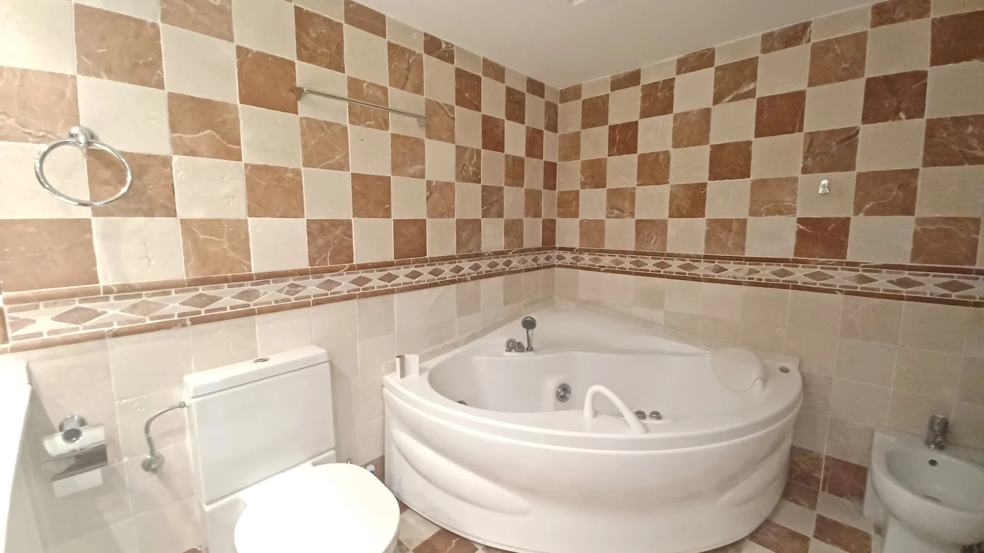 Magna Marbella, atico duplex en venta con 3 dormitorios
