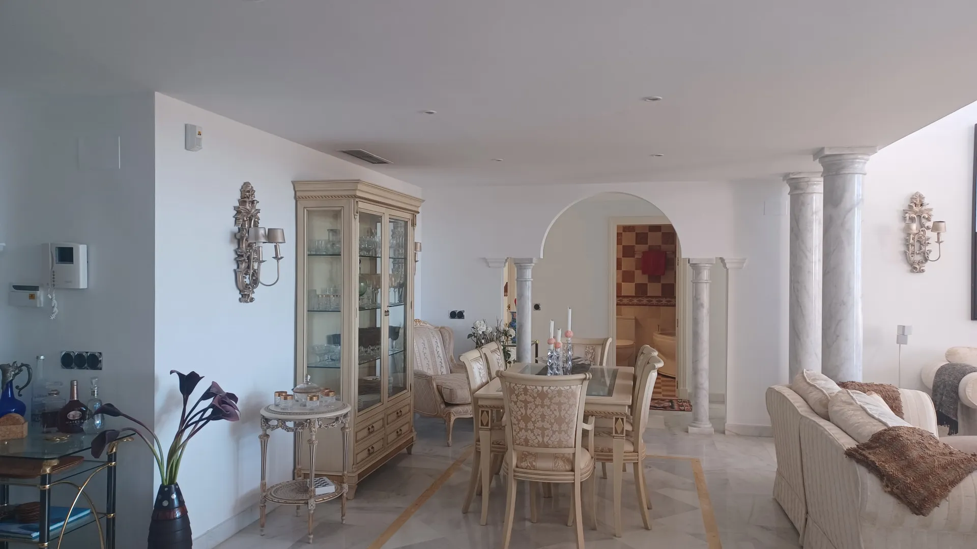 Magna Marbella, atico duplex en venta con 3 dormitorios