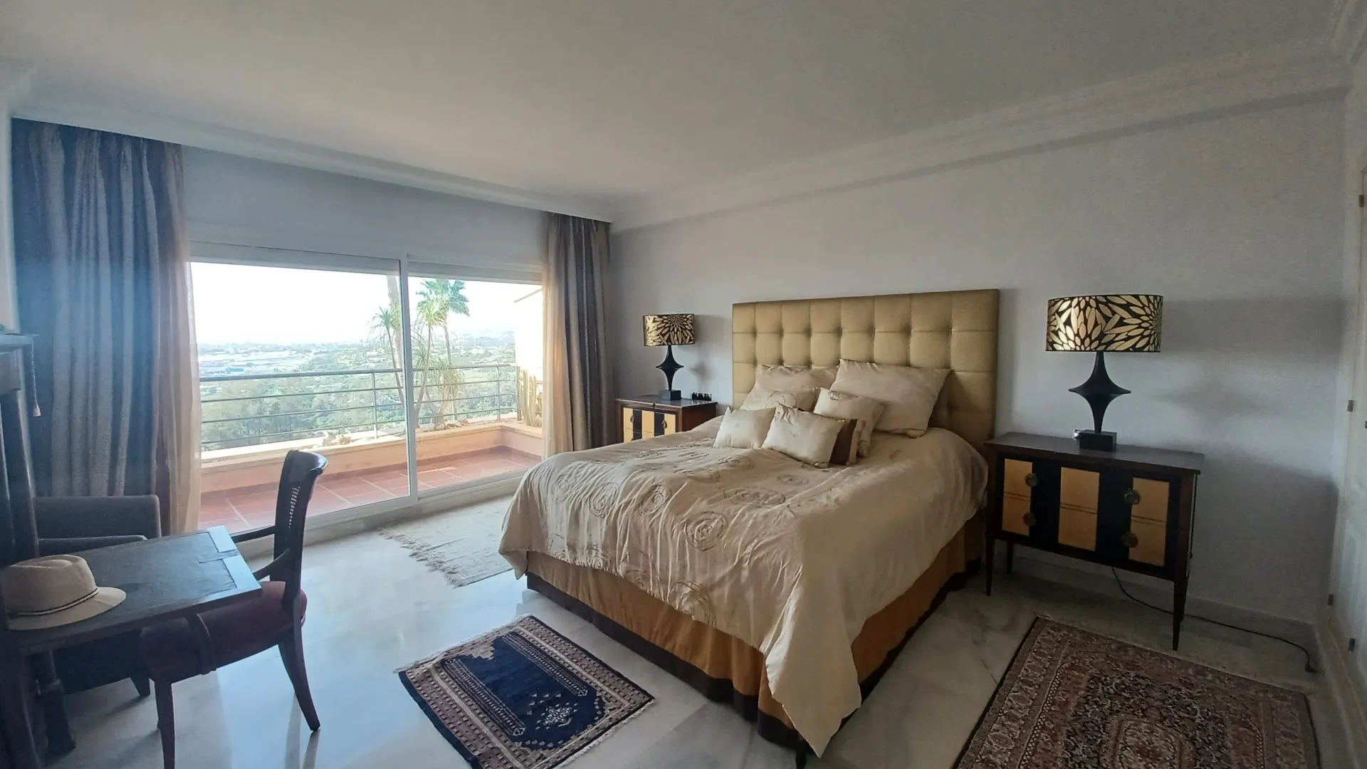 Magna Marbella, atico duplex en venta con 3 dormitorios
