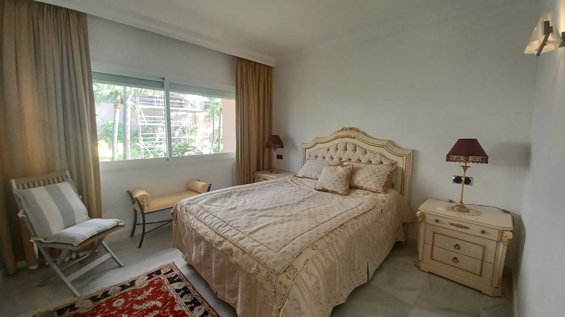 Magna Marbella, atico duplex en venta con 3 dormitorios