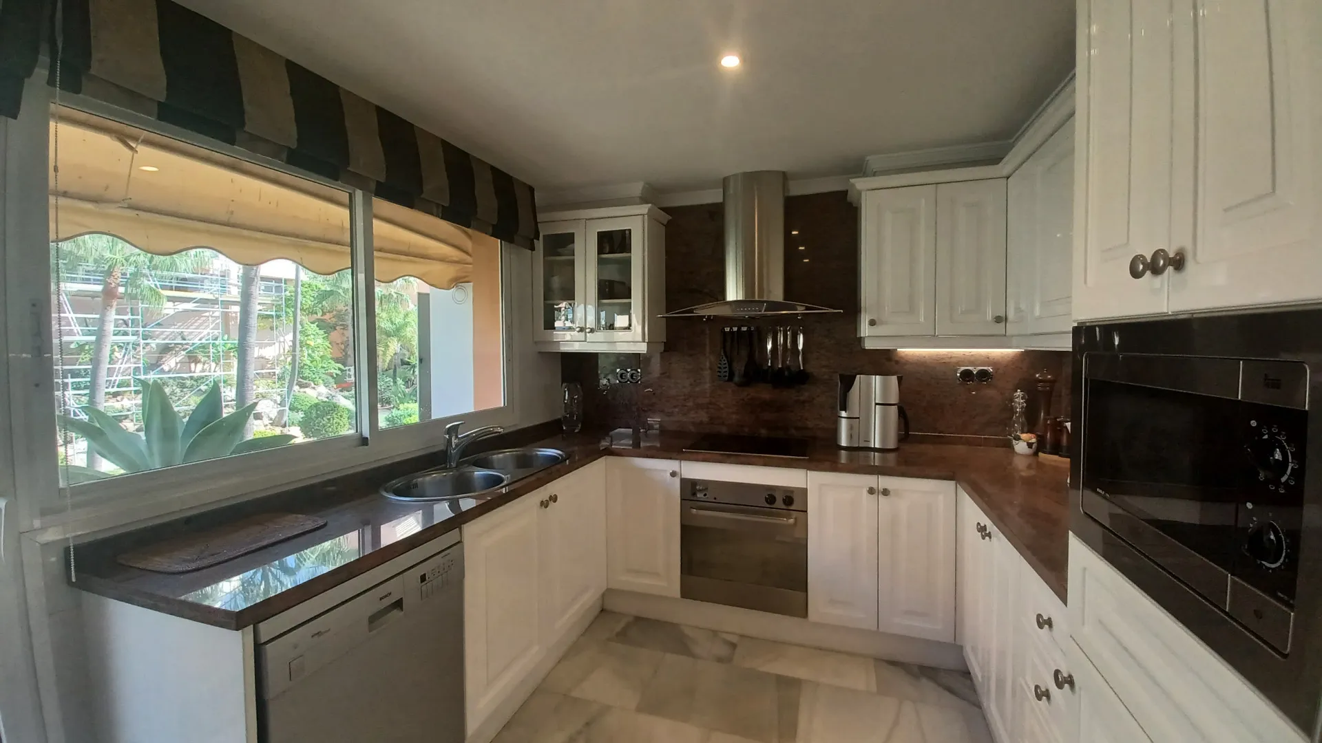 Magna Marbella, atico duplex en venta con 3 dormitorios
