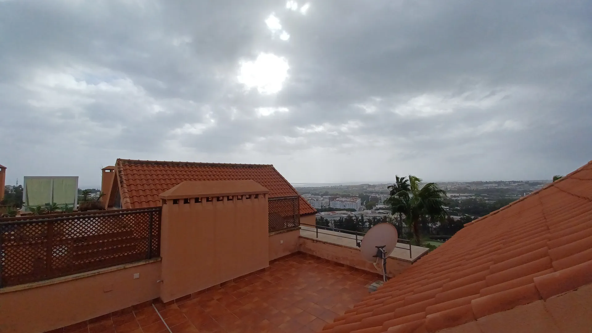 Magna Marbella, atico duplex en venta con 3 dormitorios