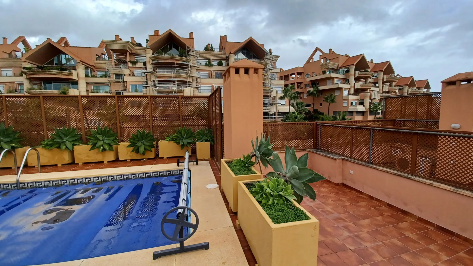 Magna Marbella, atico duplex en venta con 3 dormitorios