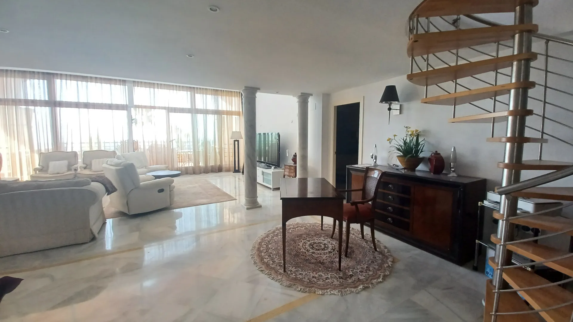 Magna Marbella, atico duplex en venta con 3 dormitorios