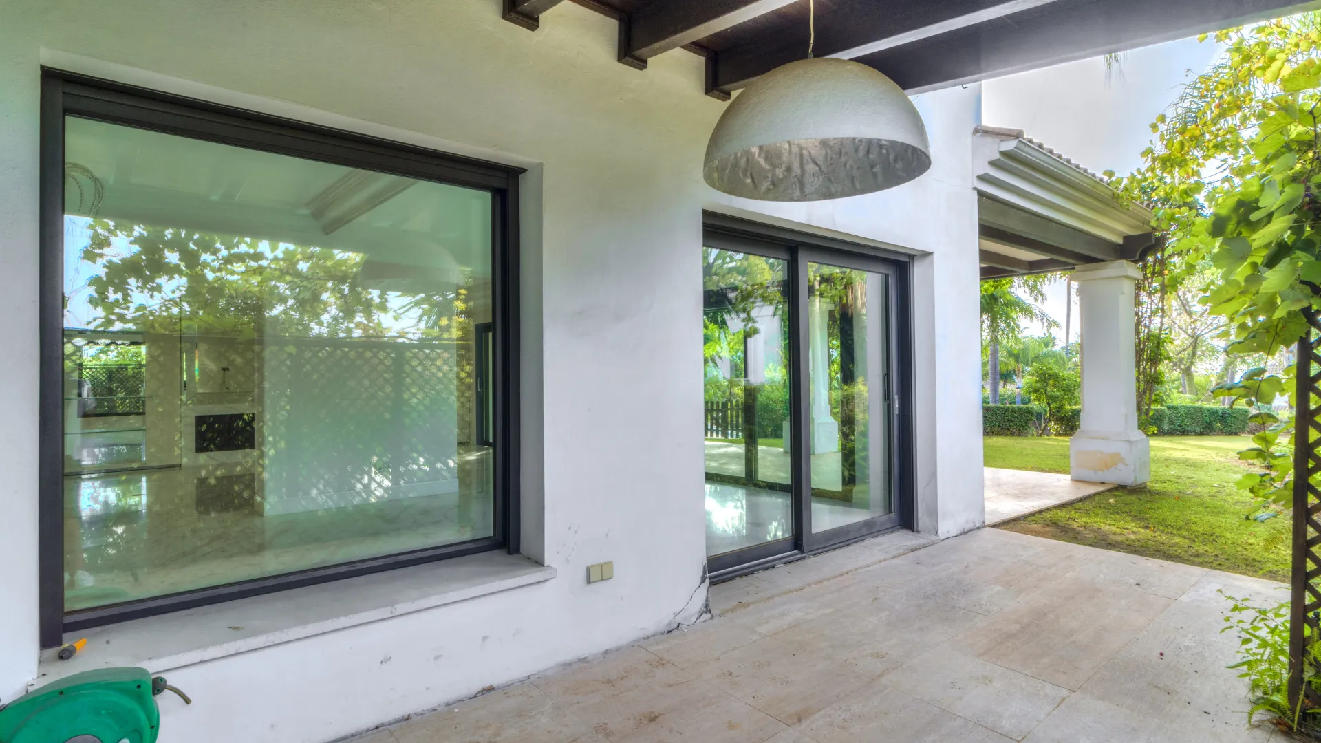Villa a la venta en Las Lomas del Marbella Club de 6 dormitorios
