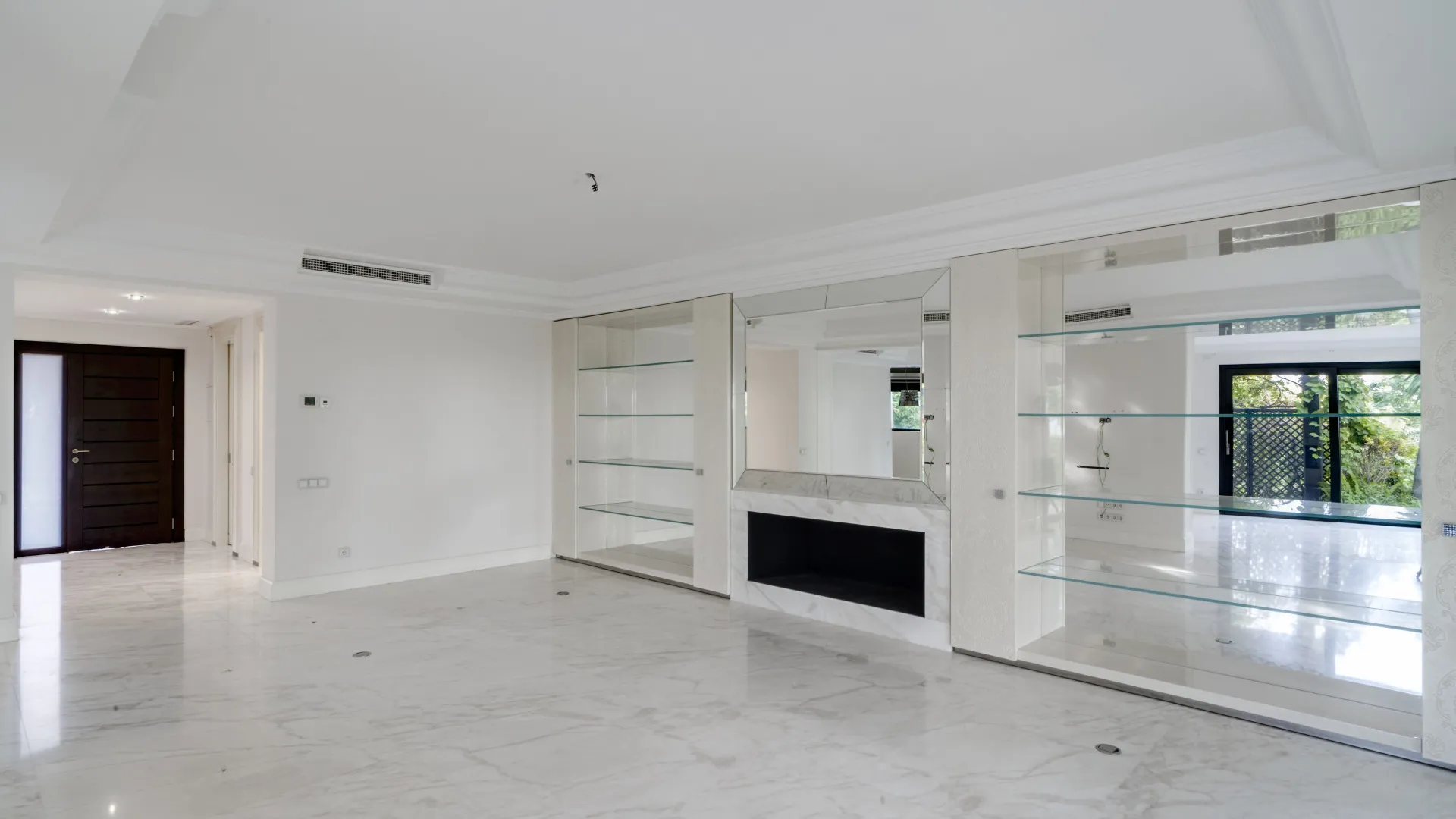 Villa a la venta en Las Lomas del Marbella Club de 6 dormitorios