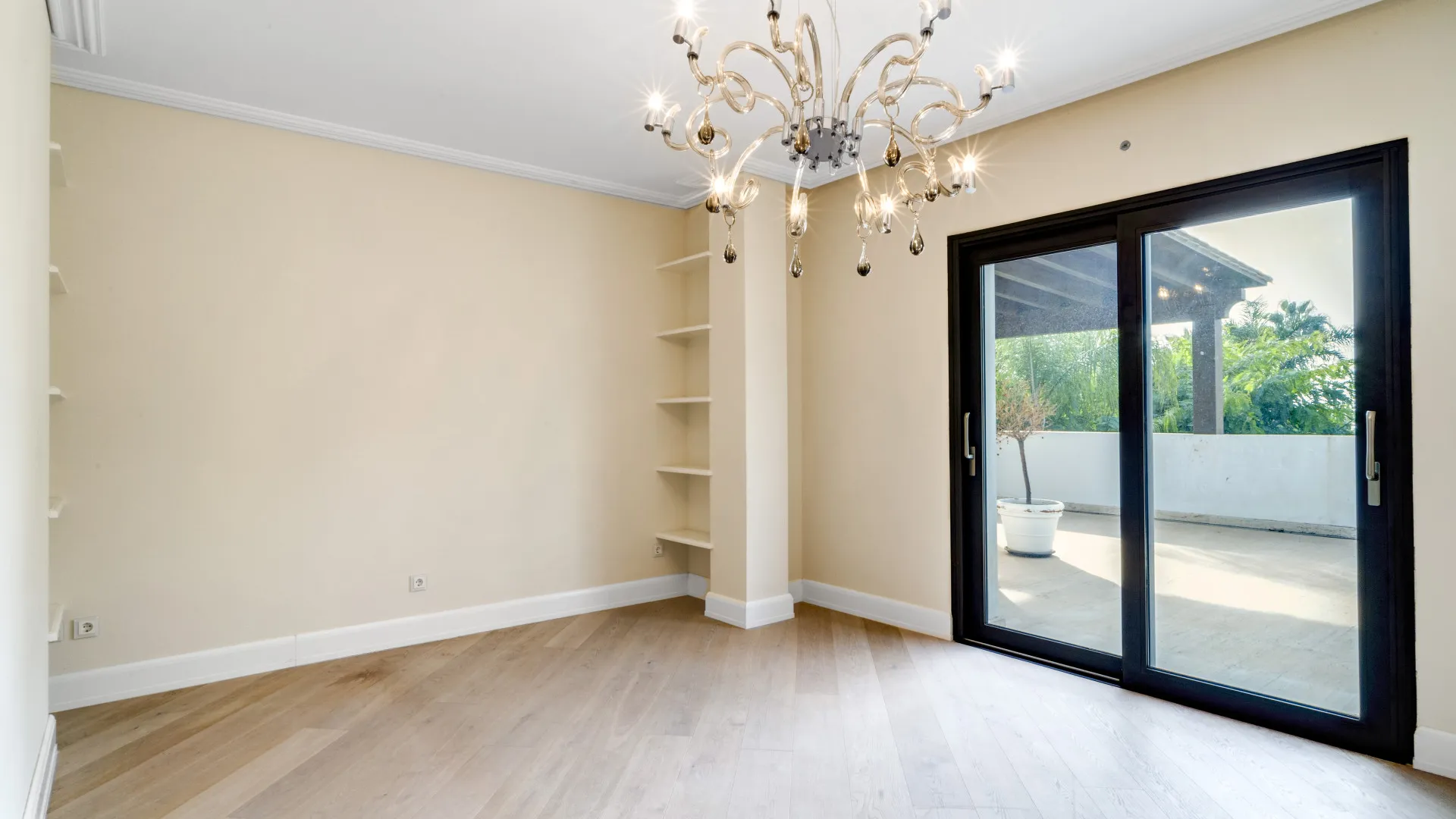 Villa a la venta en Las Lomas del Marbella Club de 6 dormitorios