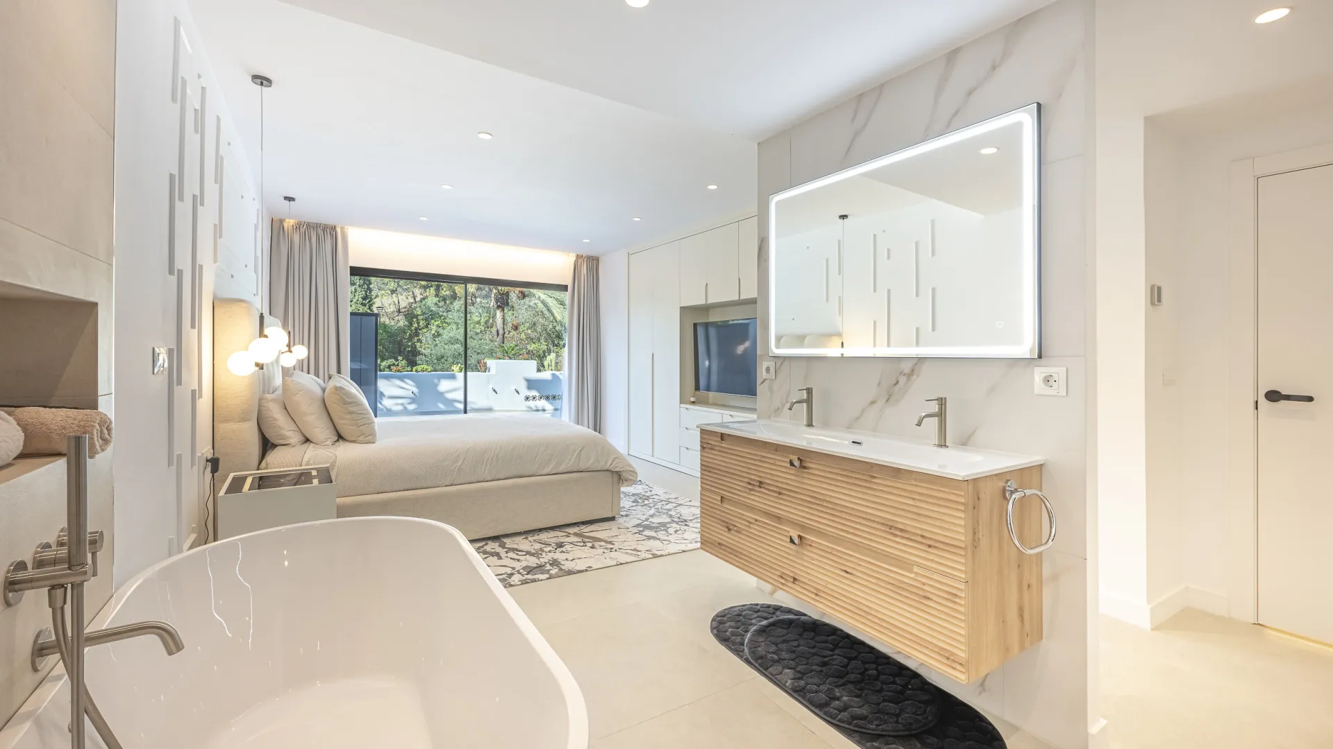 Buy 3 bedrooms ground floor apartment in Kings Hills