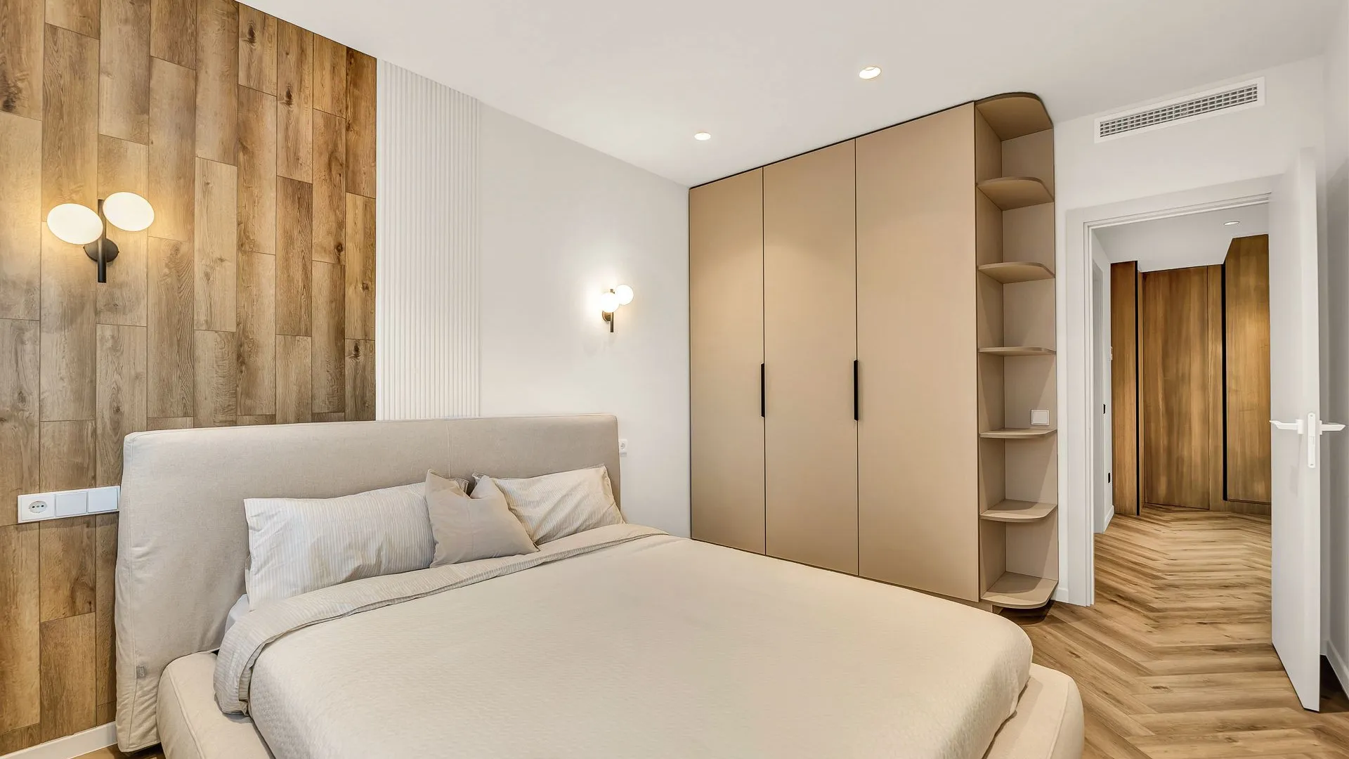 Apartamento planta baja a la venta en Magna Marbella con 3 dormitorios
