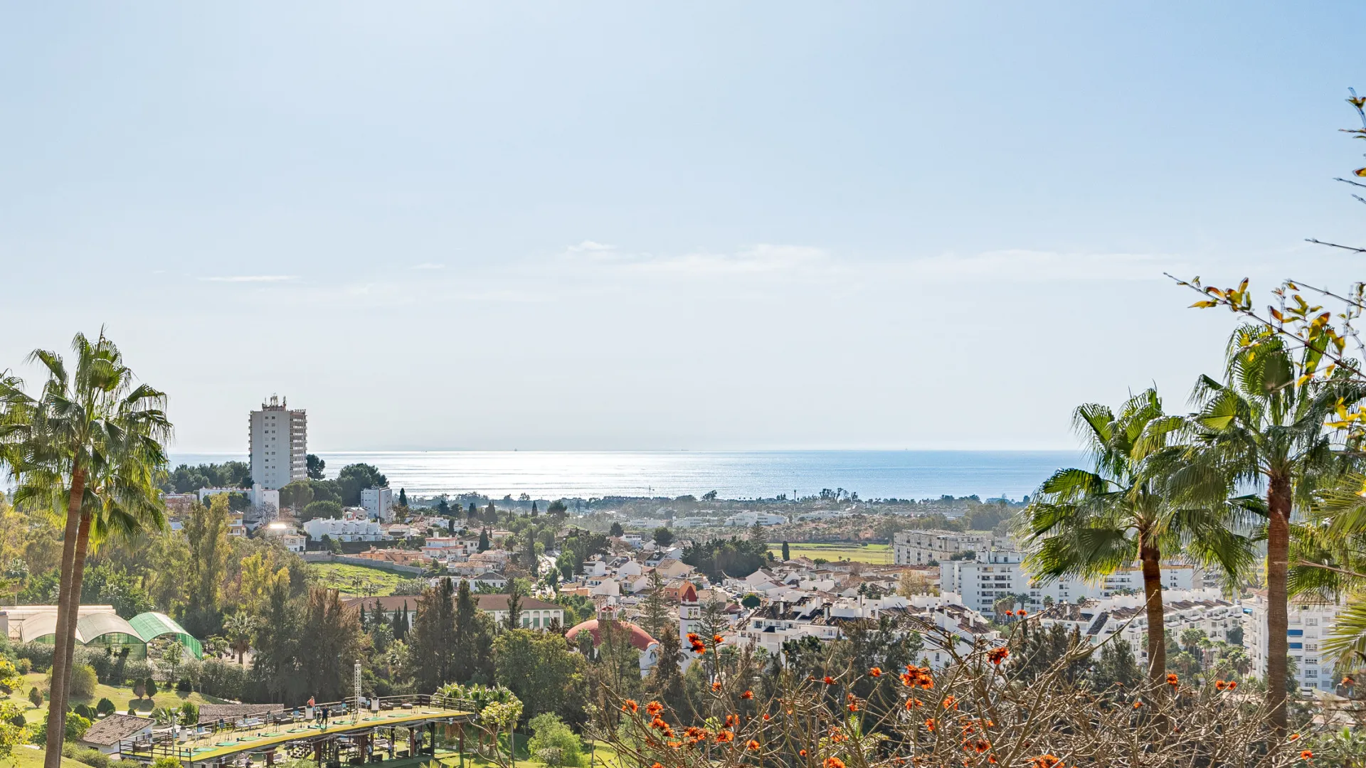 Apartamento planta baja a la venta en Magna Marbella con 3 dormitorios