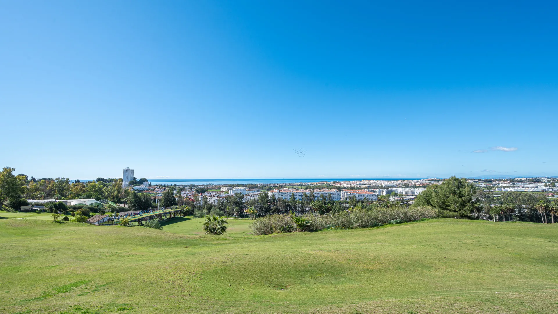 Apartamento planta baja a la venta en Magna Marbella con 3 dormitorios