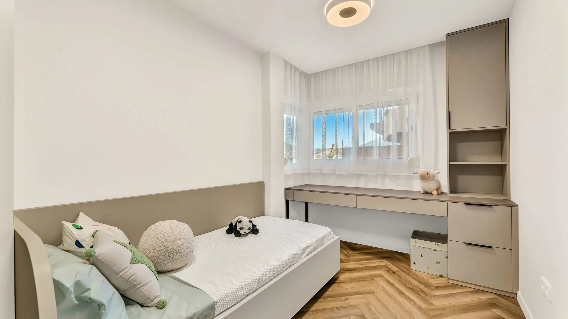 Apartamento planta baja a la venta en Magna Marbella con 3 dormitorios