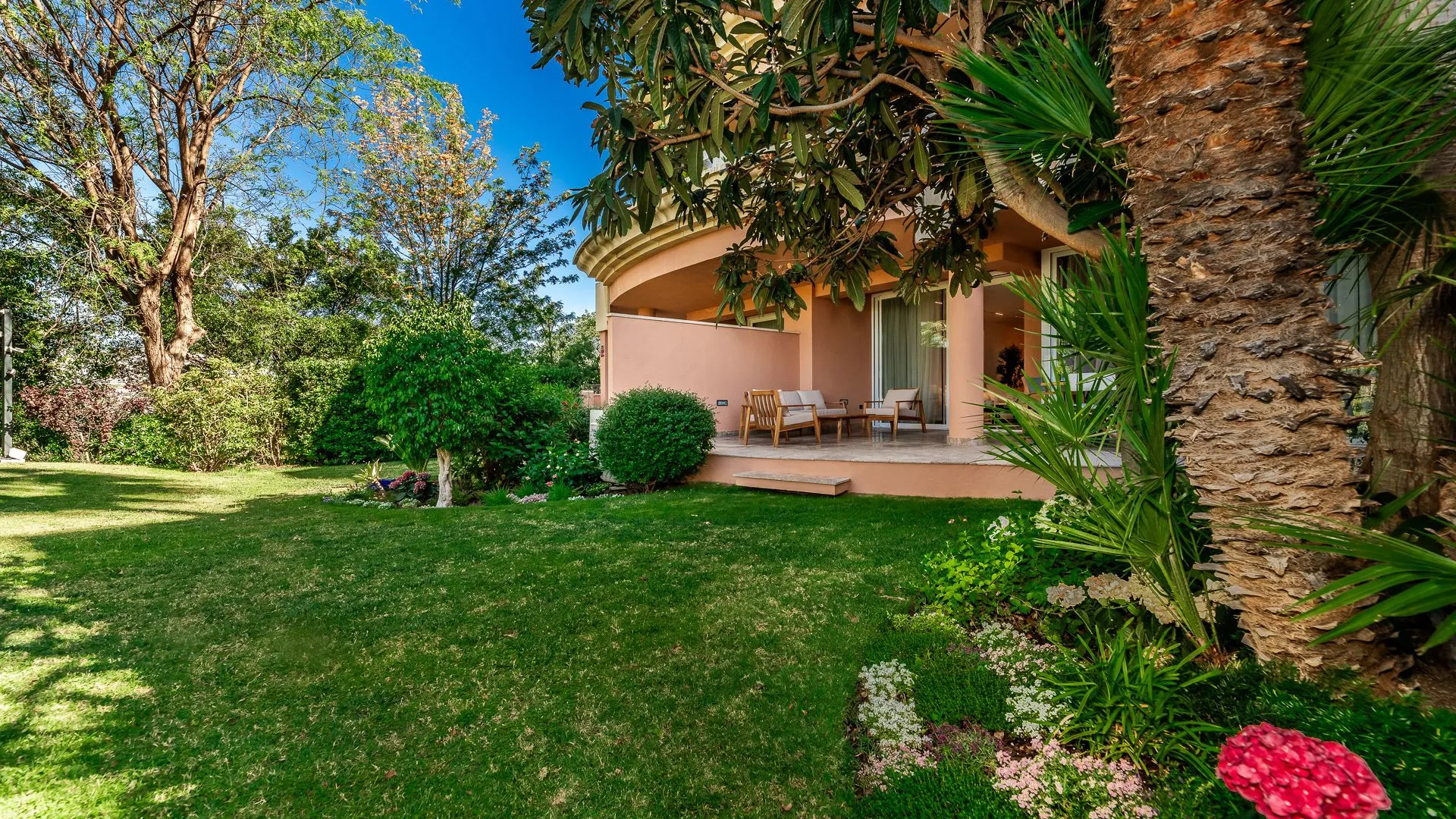 Apartamento planta baja a la venta en Magna Marbella con 3 dormitorios