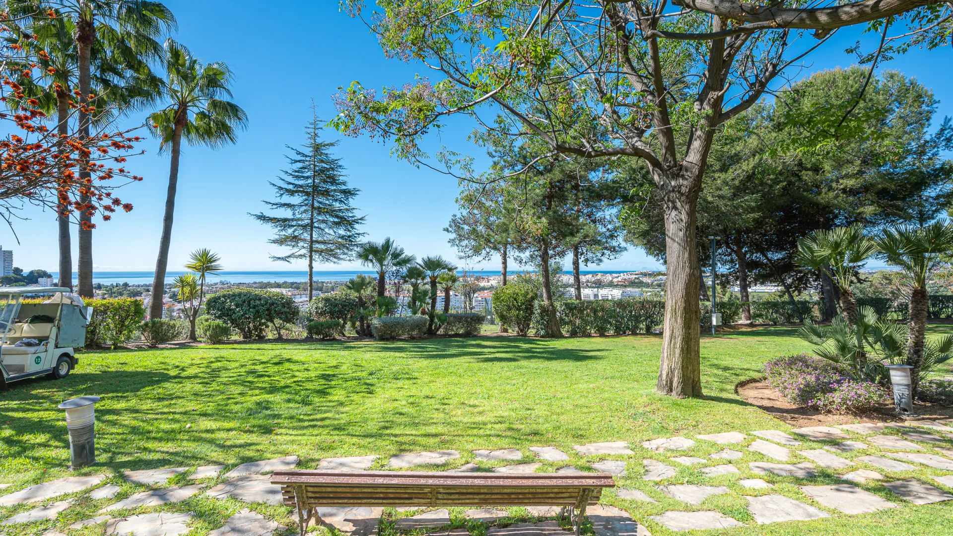 Apartamento planta baja a la venta en Magna Marbella con 3 dormitorios