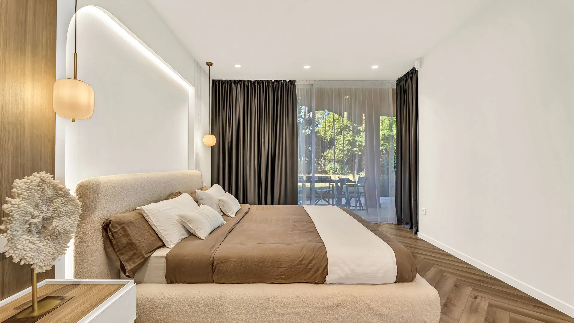 Apartamento planta baja a la venta en Magna Marbella con 3 dormitorios