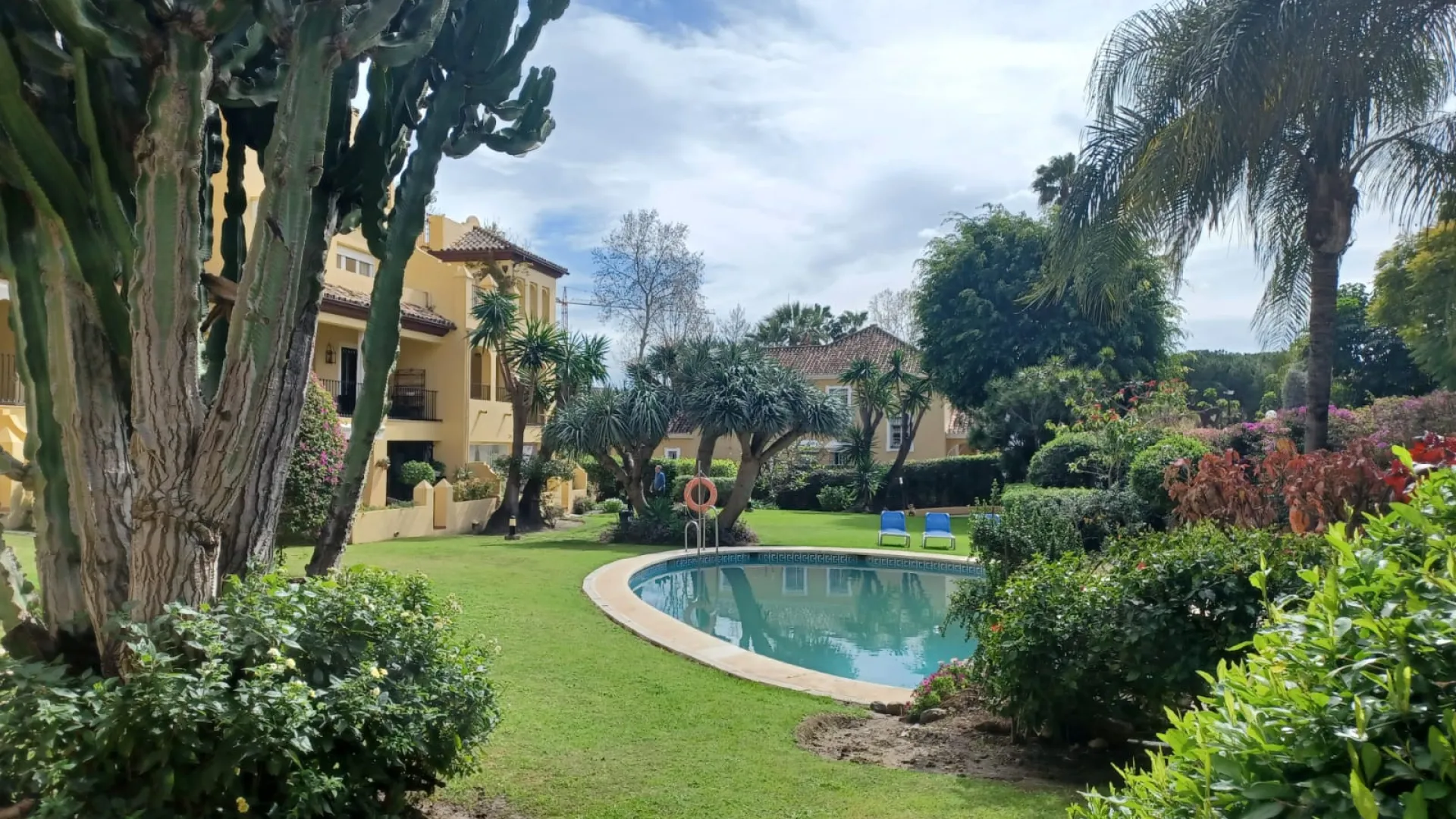 Apartamento en venta con 2 dormitorios en Guadalmina Alta