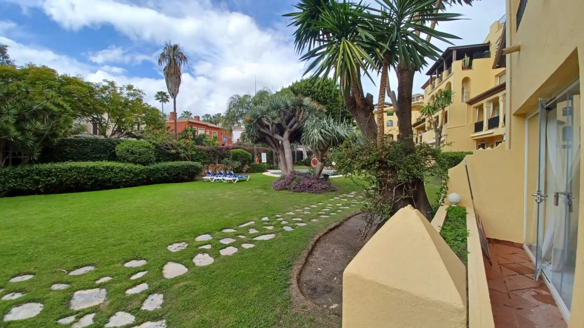 Apartamento en venta con 2 dormitorios en Guadalmina Alta