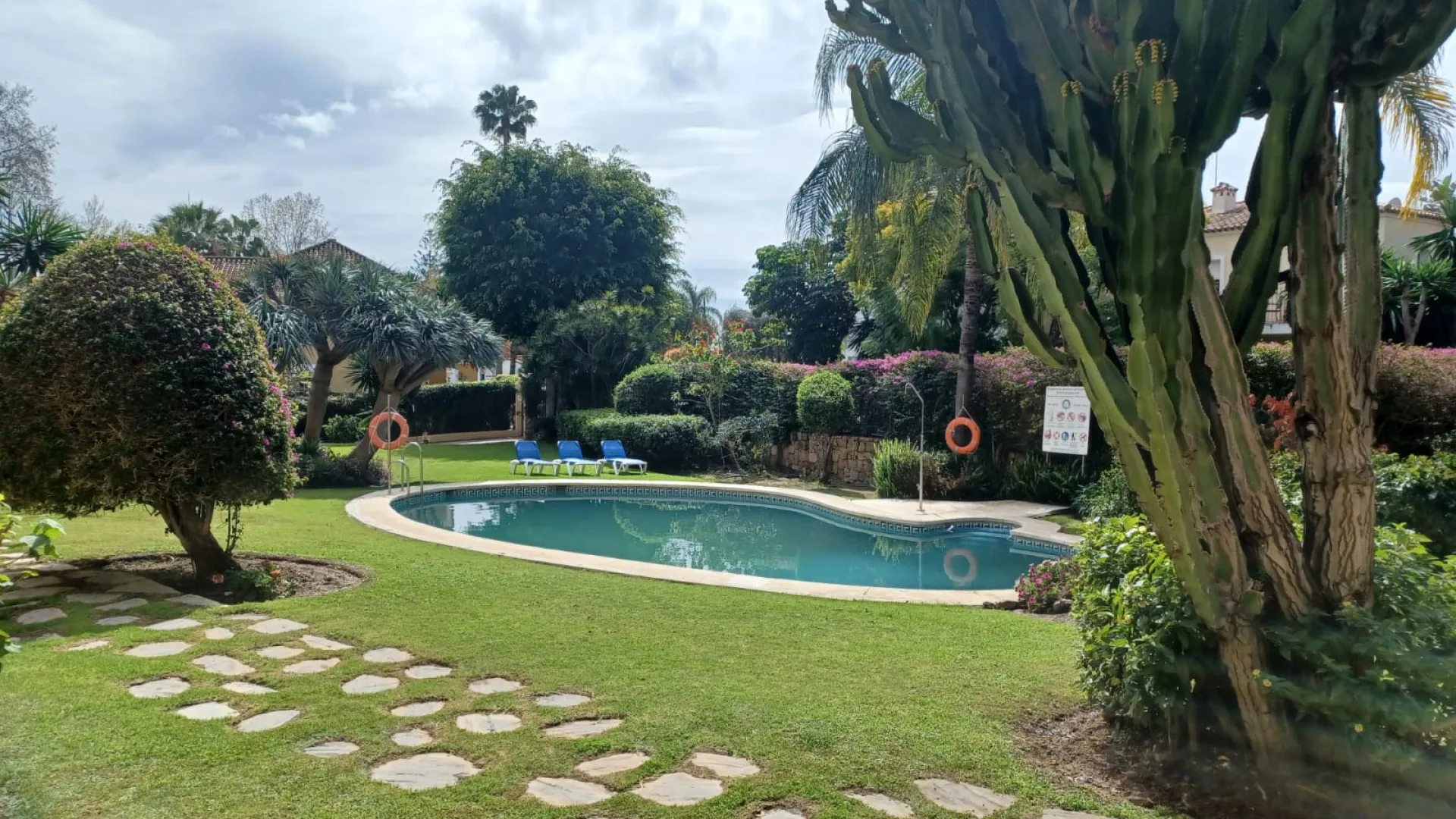 Apartamento en venta con 2 dormitorios en Guadalmina Alta