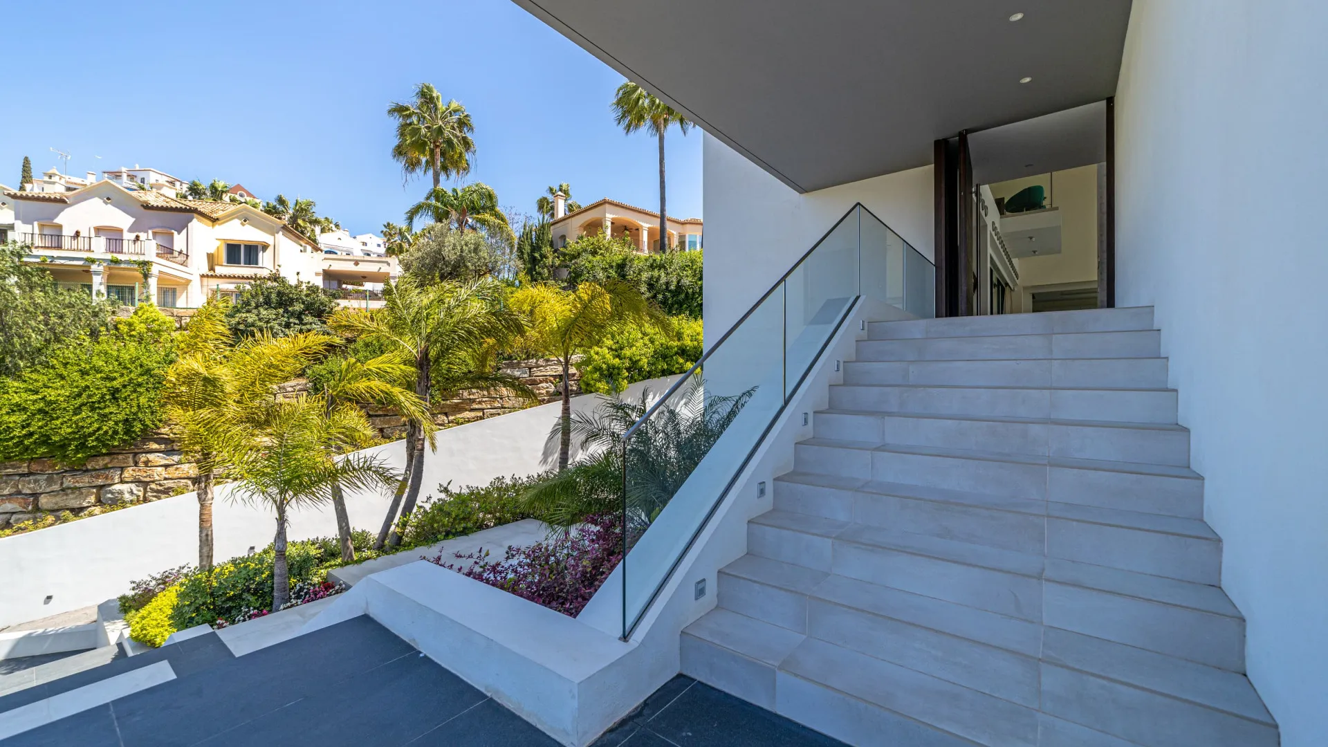 Villa for sale in Los Arqueros with 6 bedrooms