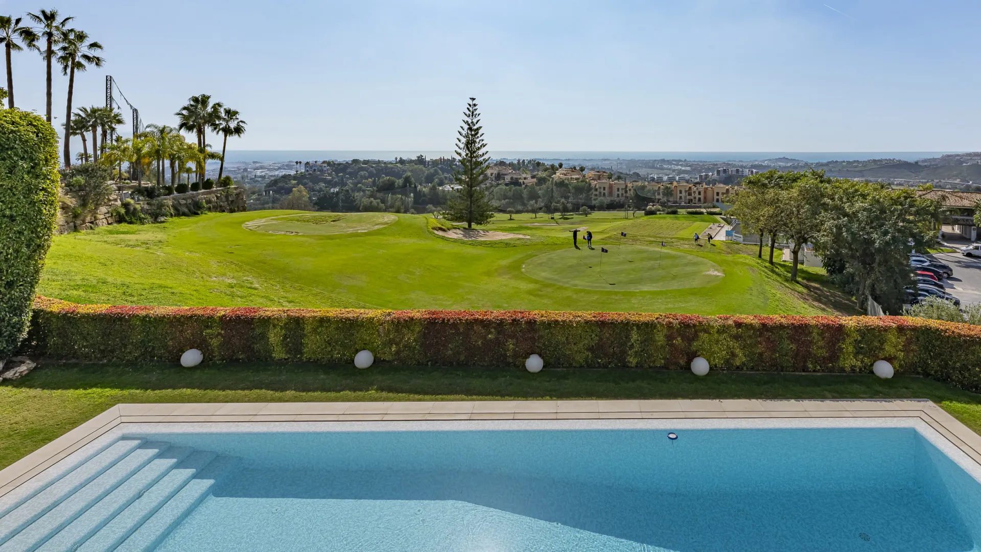 Villa for sale in Los Arqueros with 6 bedrooms
