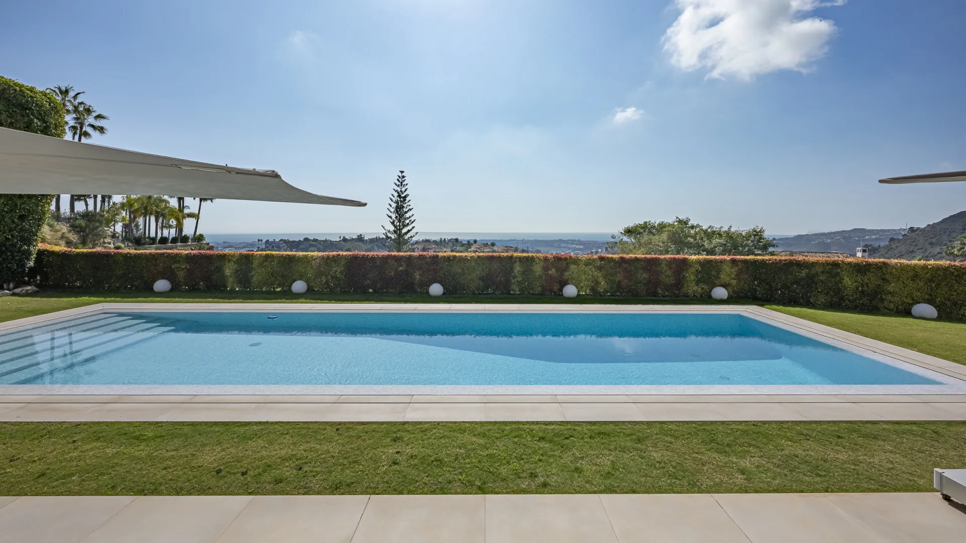 Villa for sale in Los Arqueros with 6 bedrooms