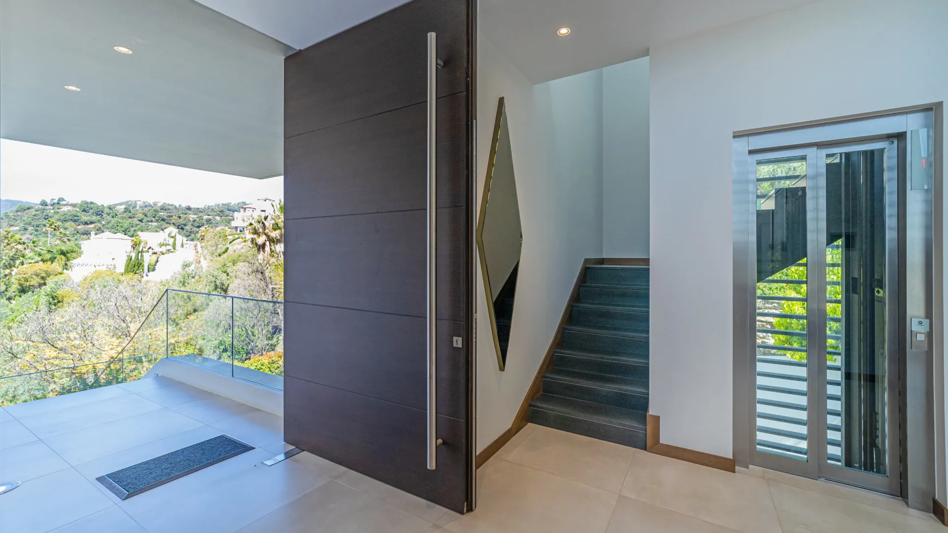 Villa for sale in Los Arqueros with 6 bedrooms