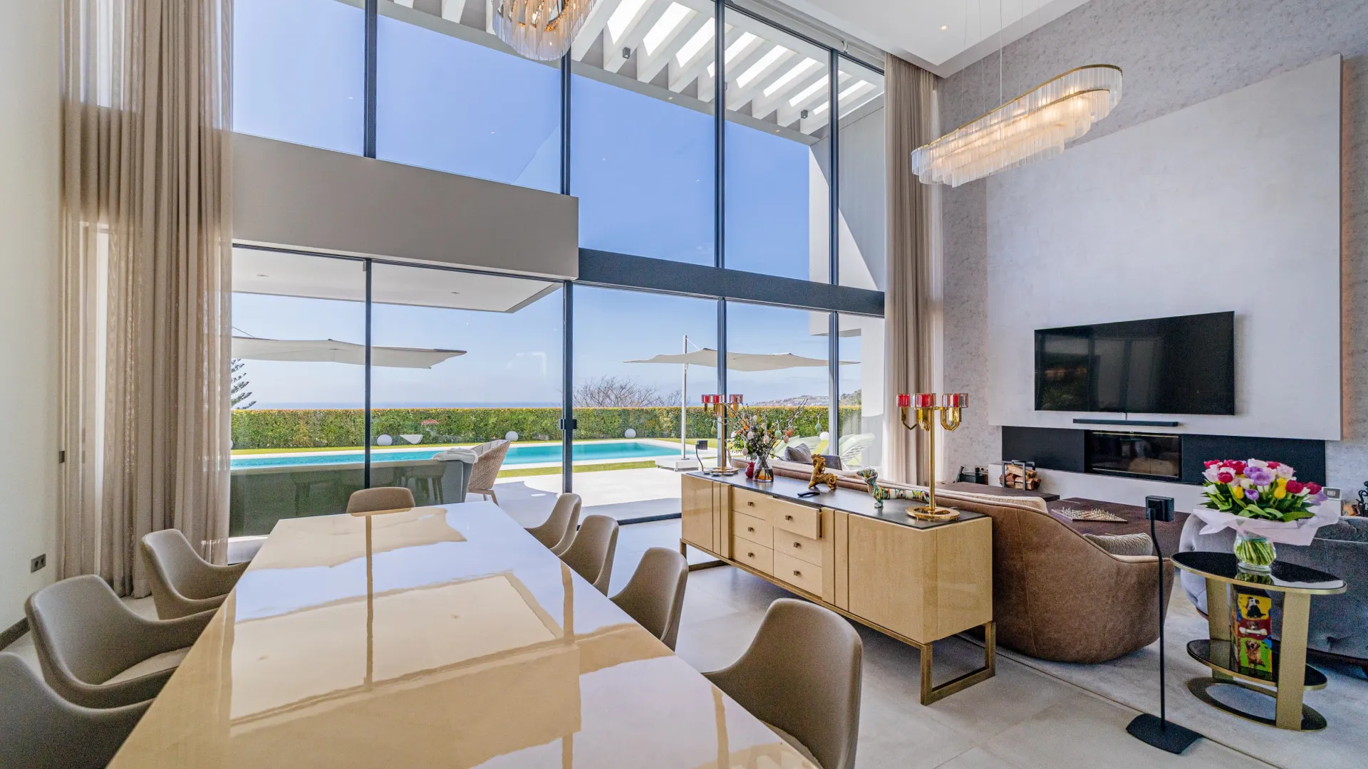 Villa for sale in Los Arqueros with 6 bedrooms
