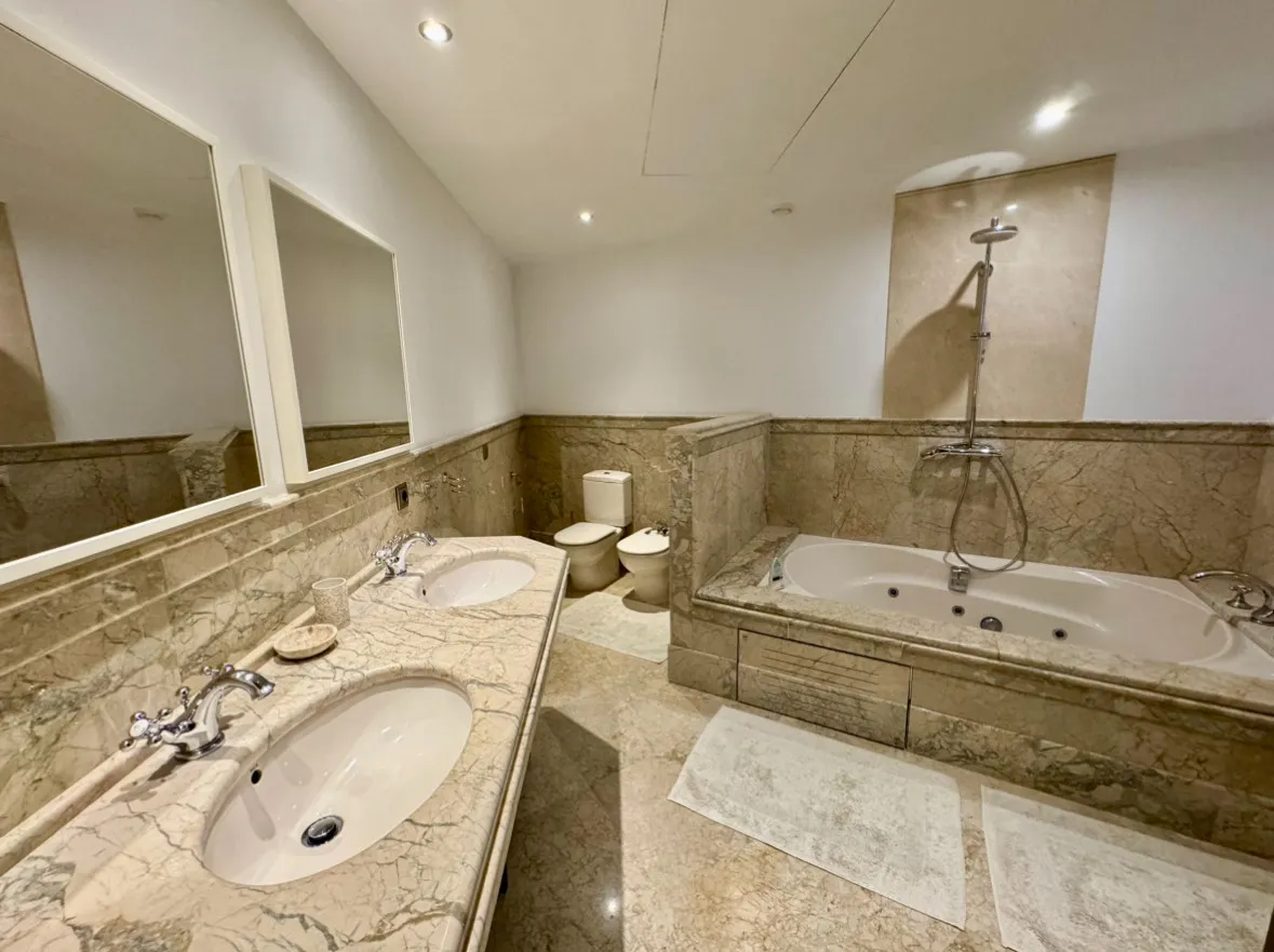 Ground floor apartment for sale in San Pedro Playa with 3 bedrooms