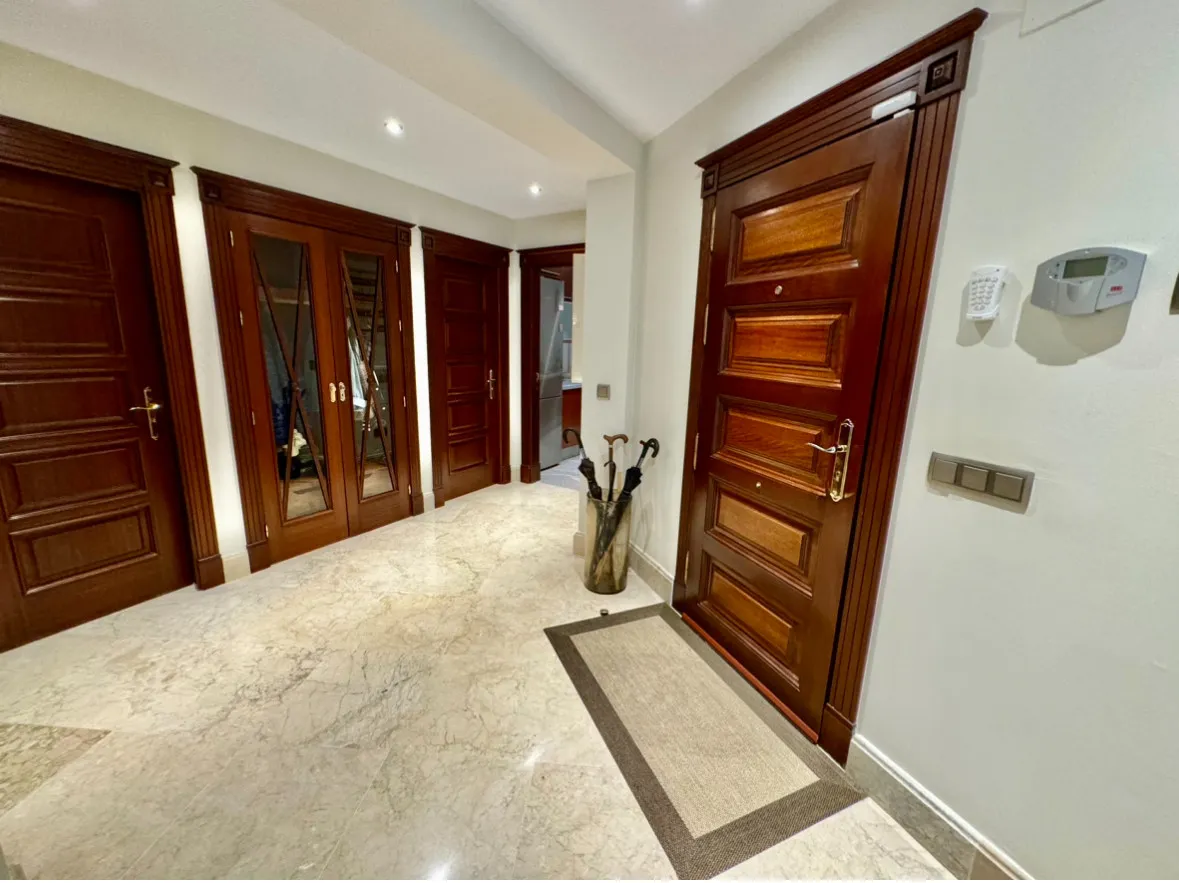 Ground floor apartment for sale in San Pedro Playa with 3 bedrooms