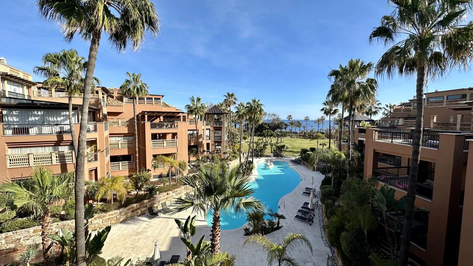 Ground floor apartment for sale in San Pedro Playa with 3 bedrooms
