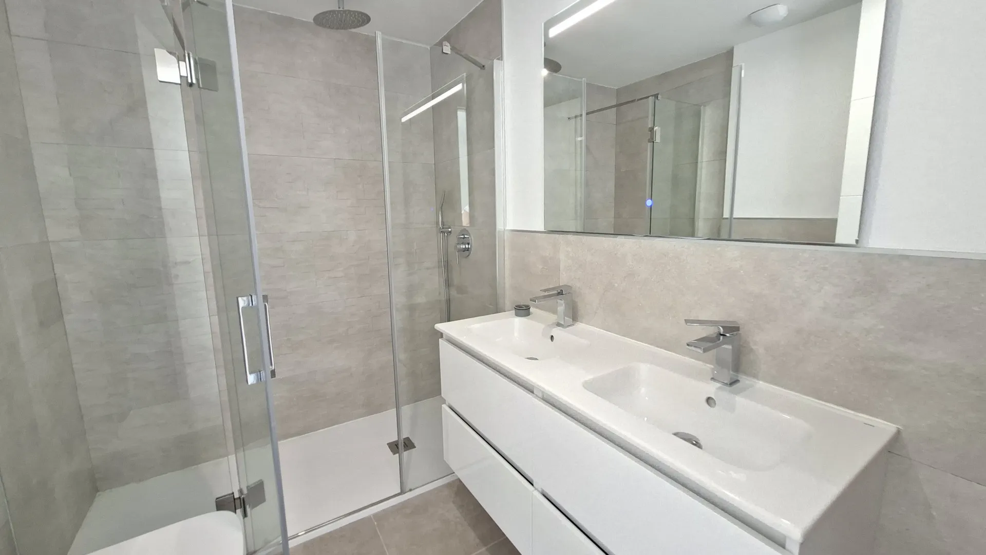 3 bedrooms Estepona East penthouse for sale