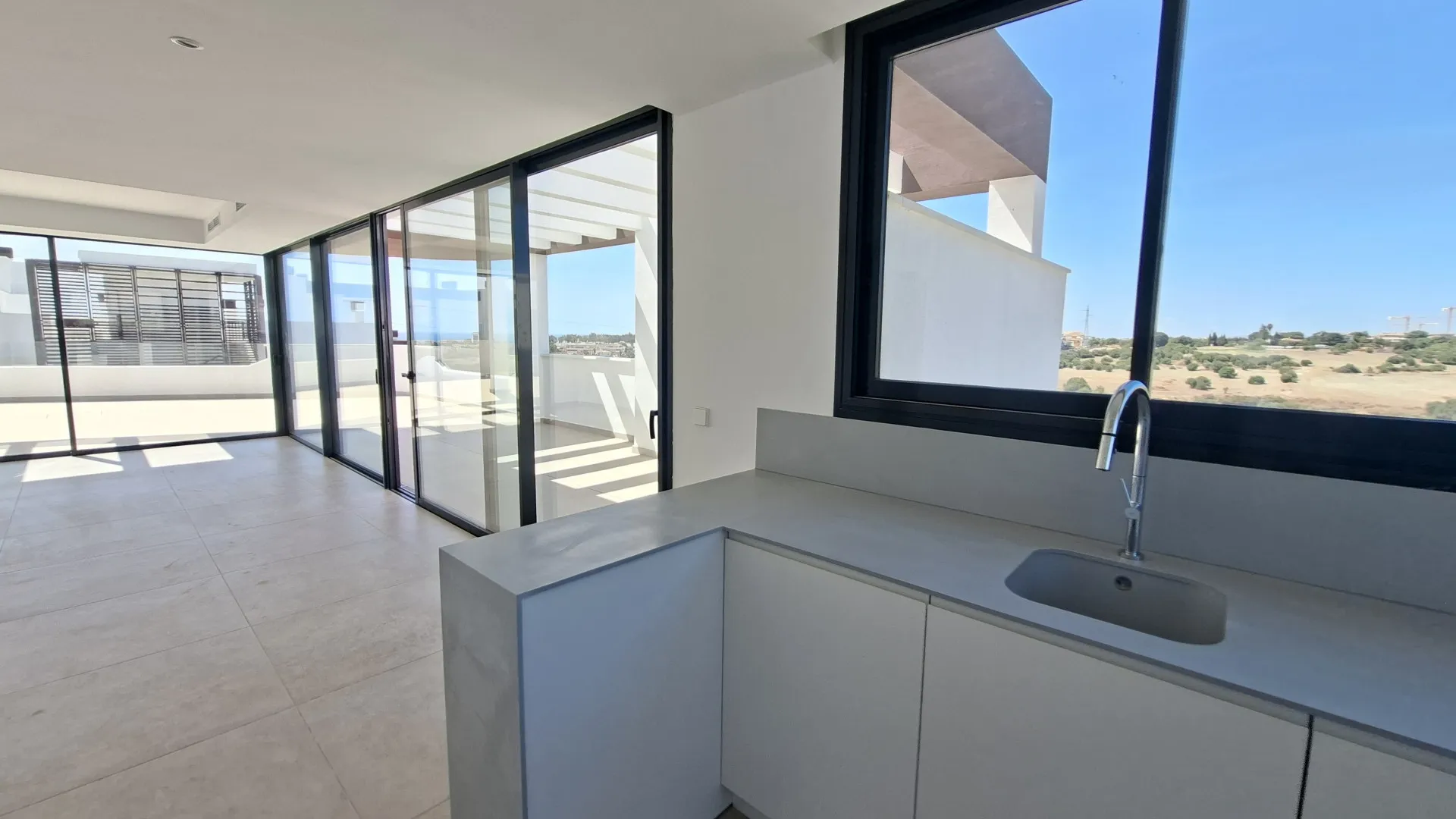 3 bedrooms Estepona East penthouse for sale