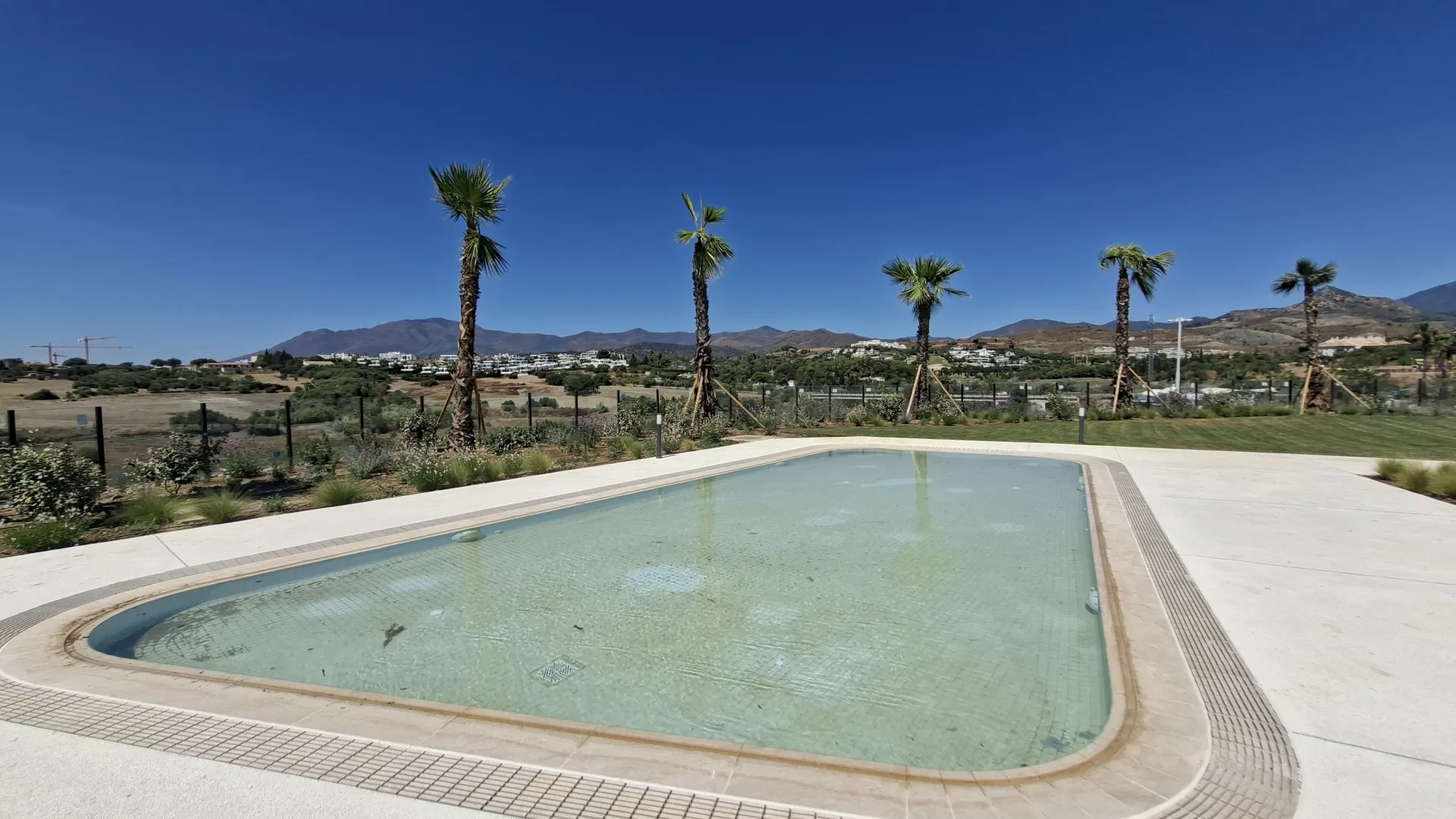 3 bedrooms Estepona East penthouse for sale