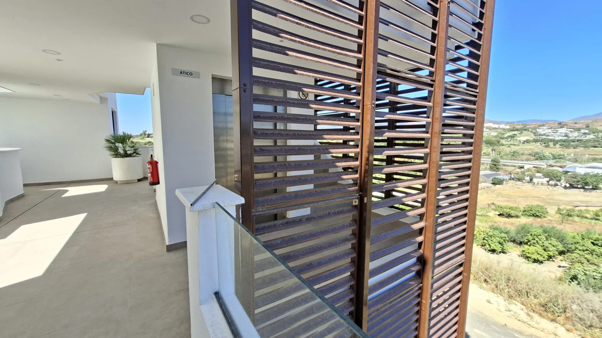 3 bedrooms Estepona East penthouse for sale