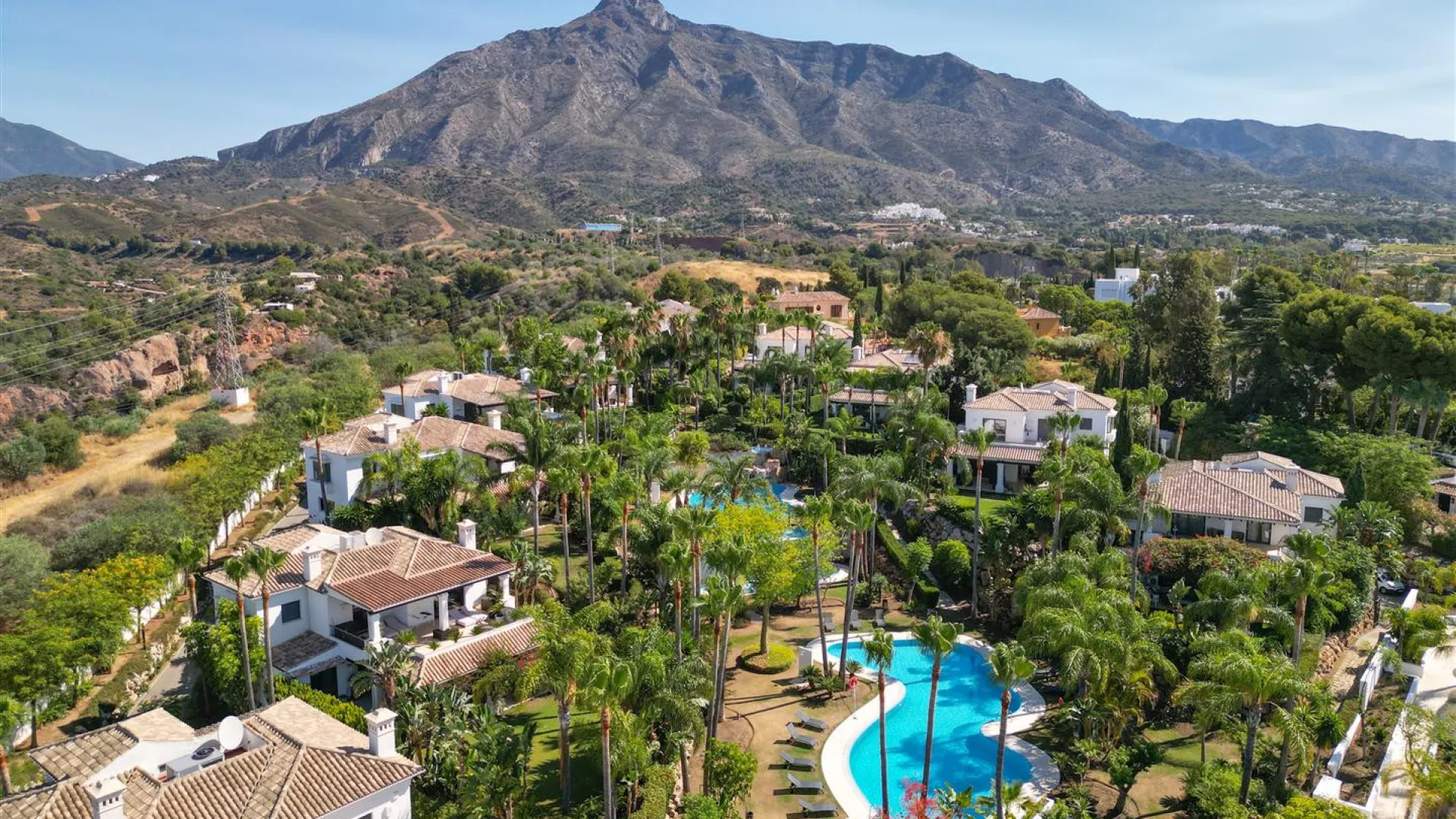 Villa en venta con 5 dormitorios en Lomas de Magna Marbella