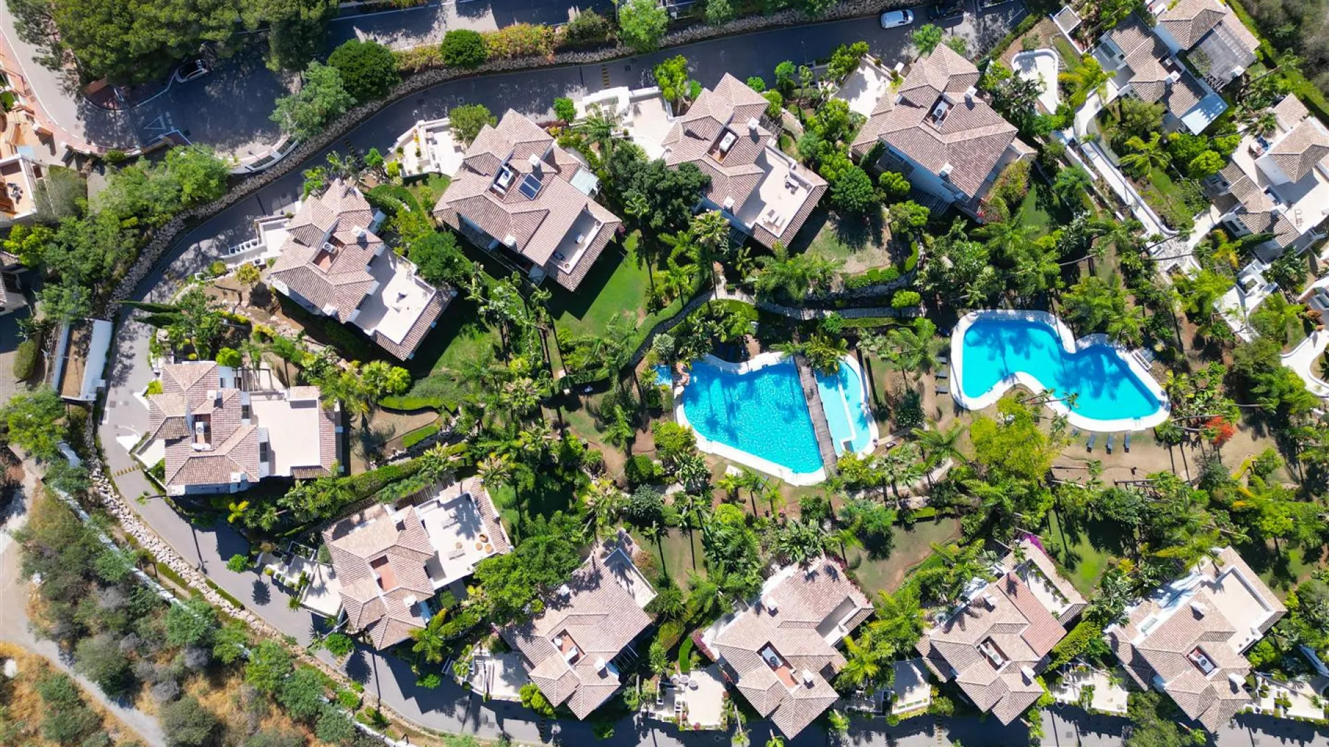 Villa en venta con 5 dormitorios en Lomas de Magna Marbella