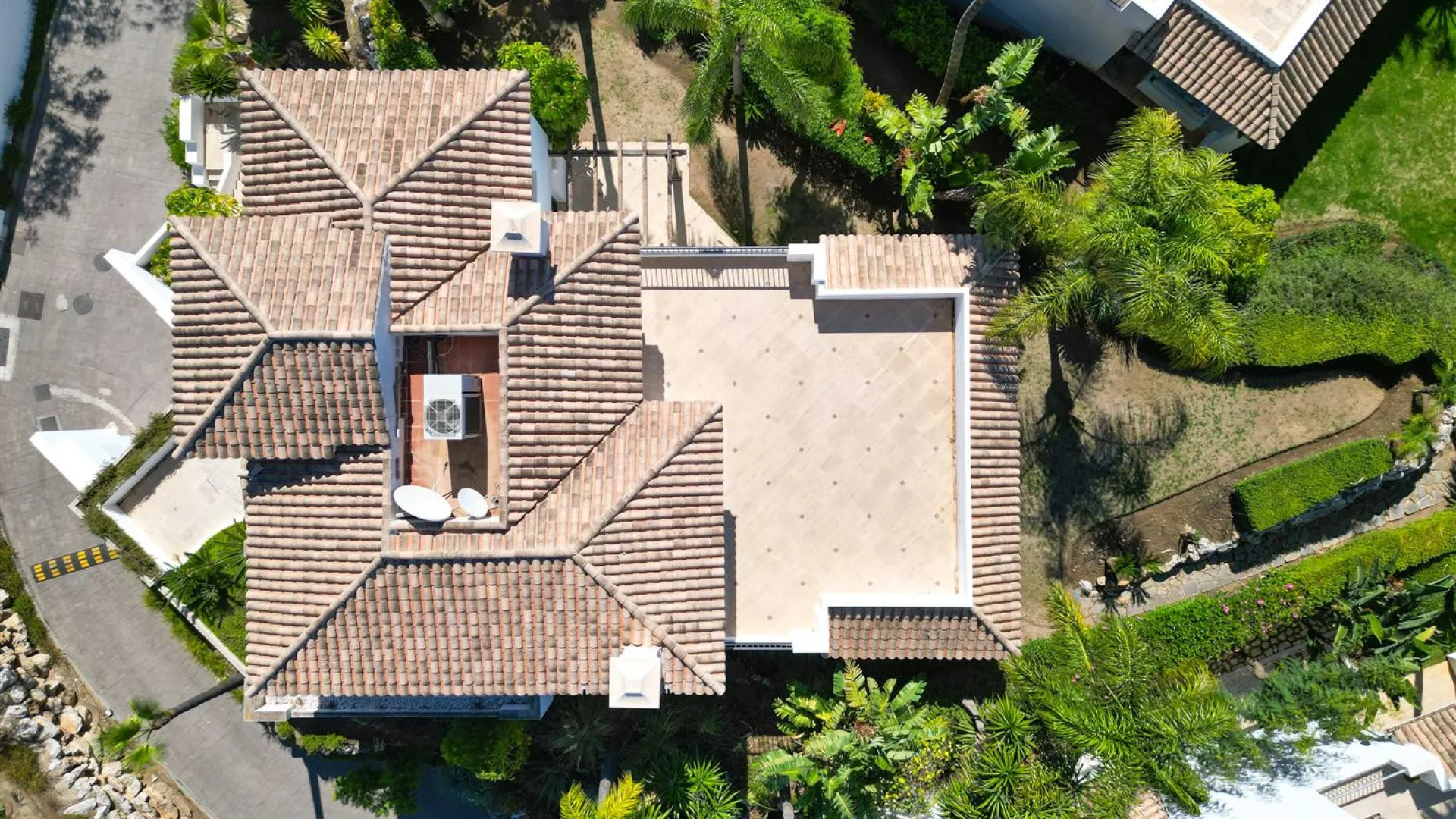 Villa en venta con 5 dormitorios en Lomas de Magna Marbella